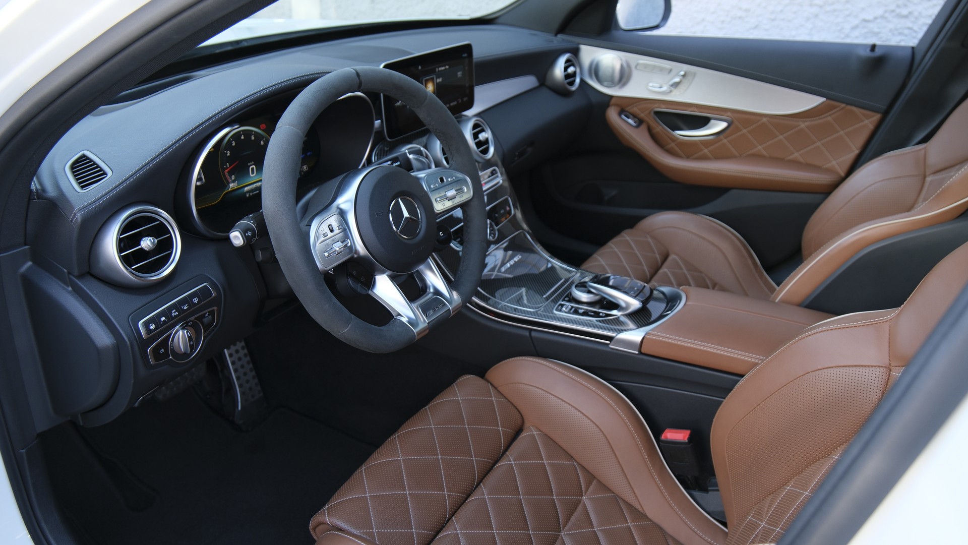 MERCEDES-BENZ C 63 S AMG Speedshift-showroom-element-3