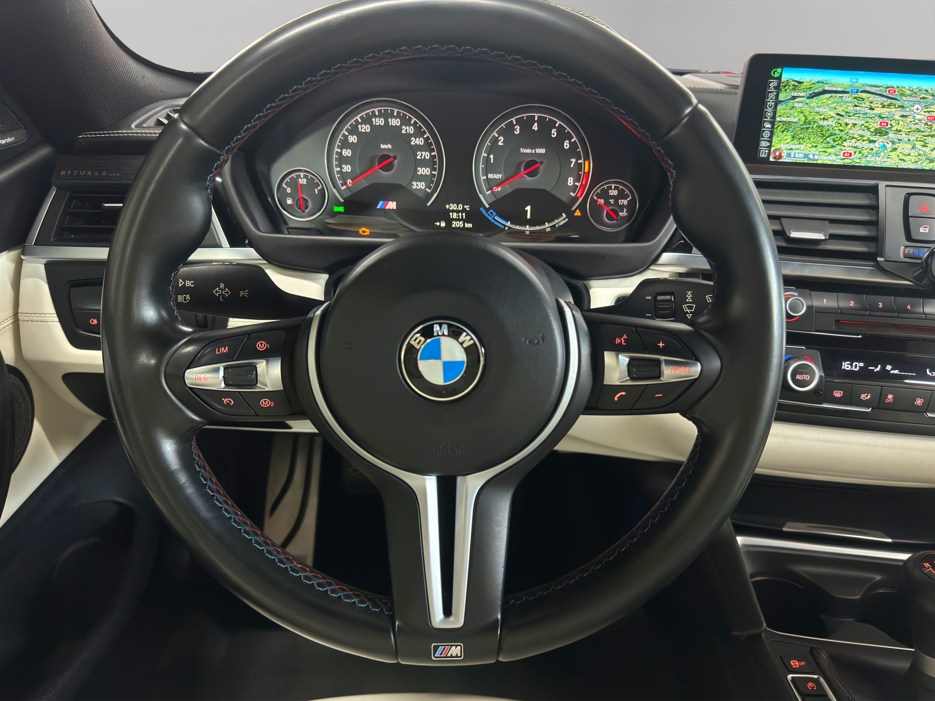 BMW M4 Coupé-image-17