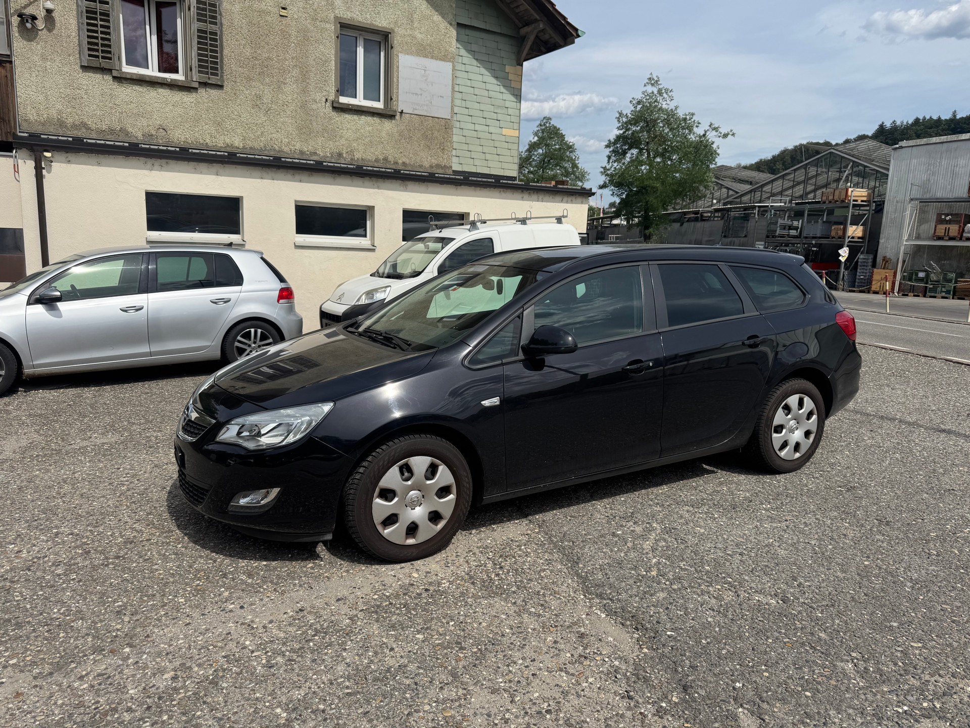 OPEL Astra SportsTourer 1.4i 16V Turbo Automatic-image-2