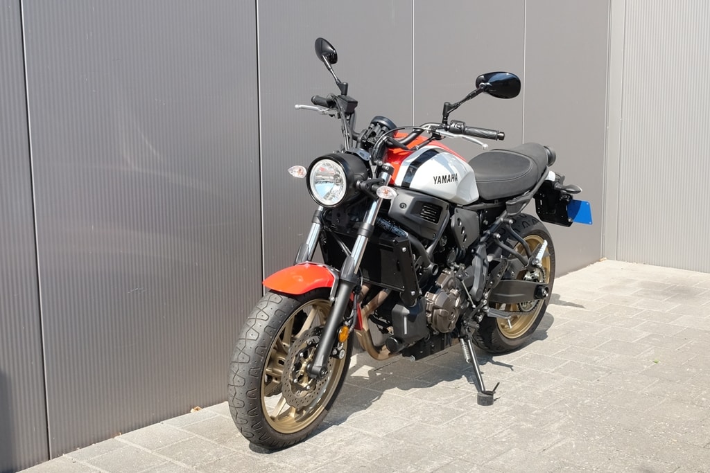 YAMAHA XSR 700-image-1