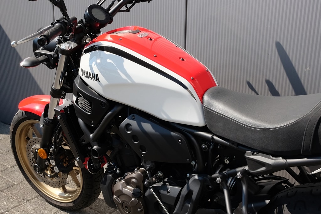YAMAHA XSR 700-image-2