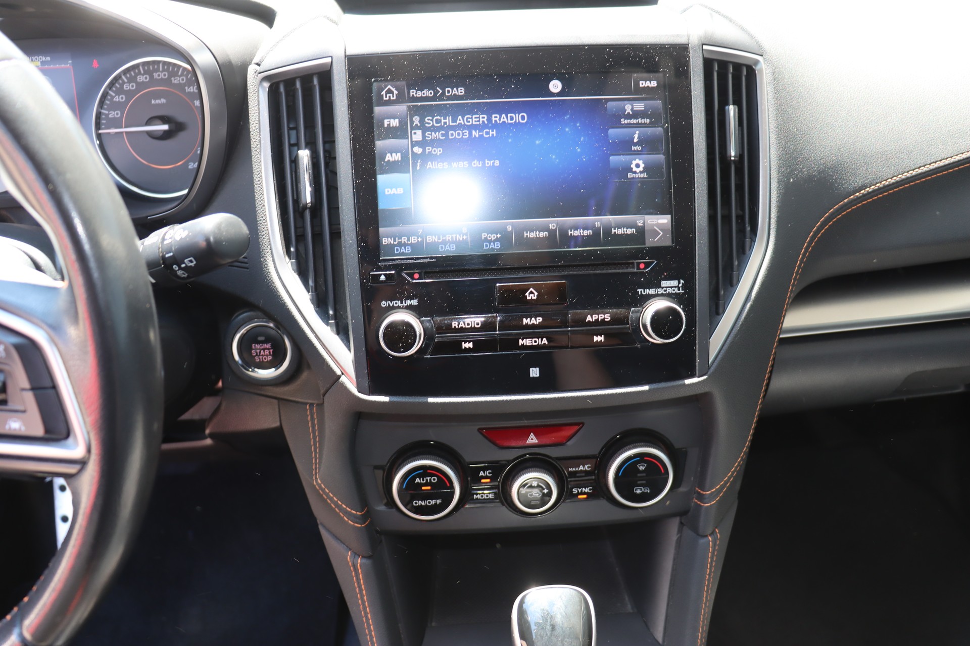 SUBARU XV 2.0 Luxury AWD Lineartronic-image-12