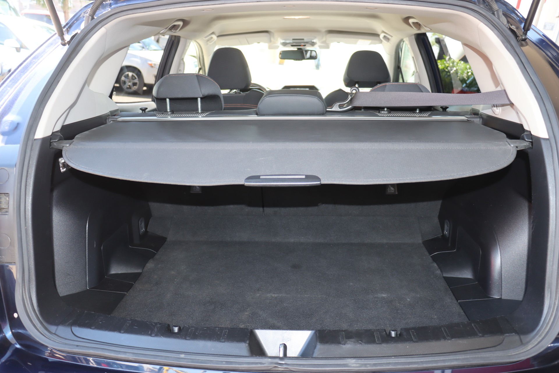 SUBARU XV 2.0 Luxury AWD Lineartronic-image-8