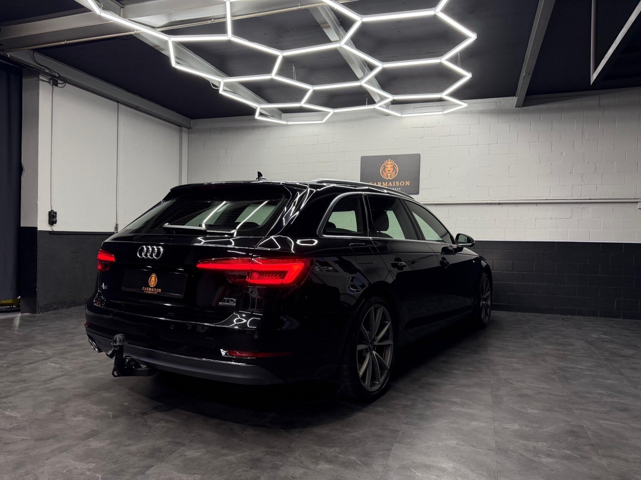 AUDI A4 Avant 3.0 TDI Sport S Line quattro | S-Line | 360° Kamera | Anhängerkupplung | Schiebedach-image-7