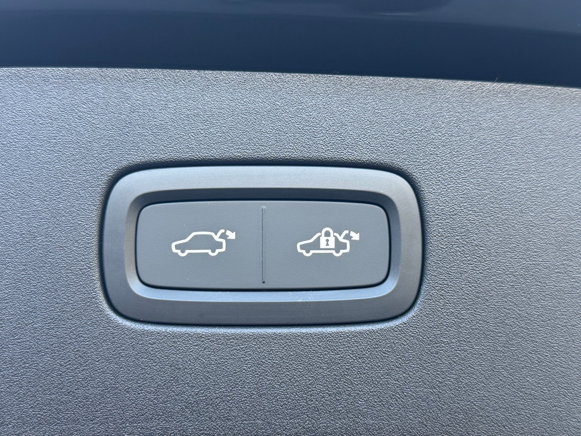 VOLVO ES90 Single 88 kWh Ultra-image-23