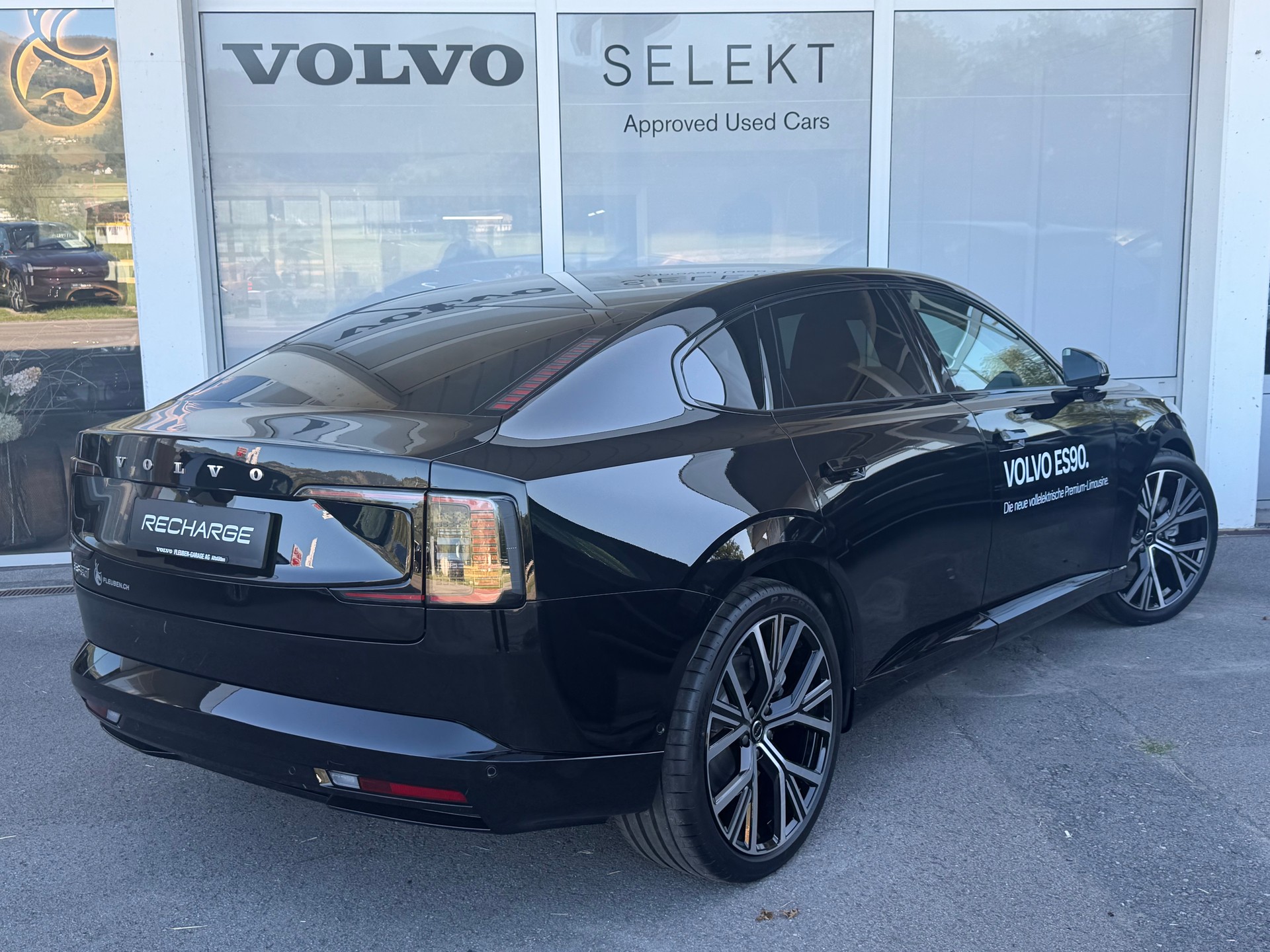 VOLVO ES90 Single 88 kWh Ultra-showroom-element-1