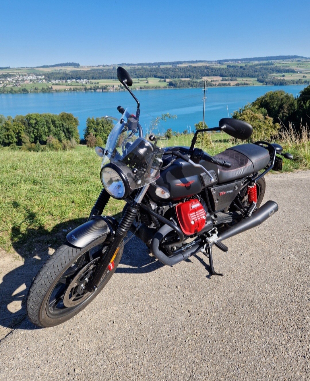 MOTO GUZZI V7 III Carbon Shine 750-image-1