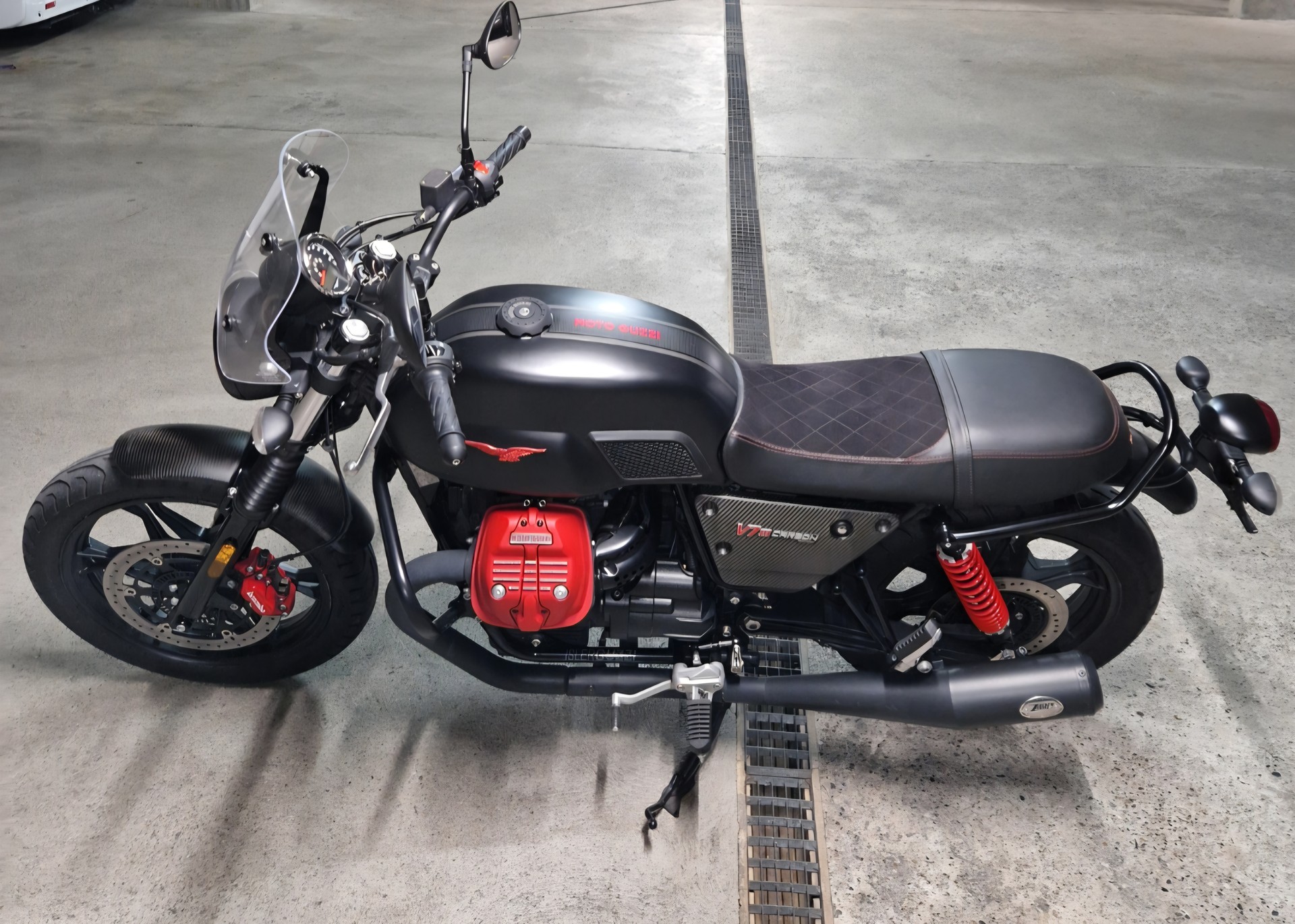 MOTO GUZZI V7 III Carbon Shine 750-image-3