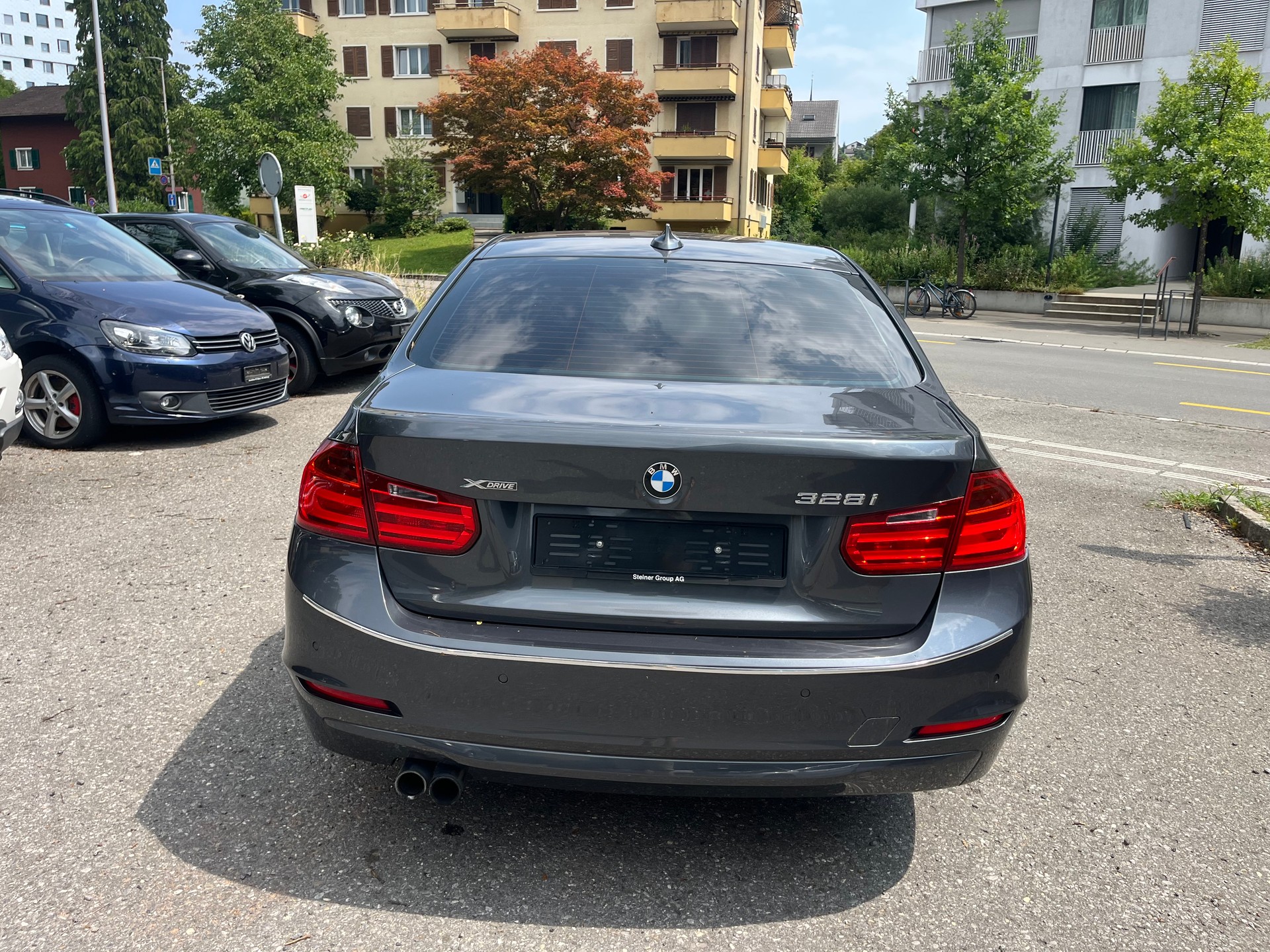 BMW 328i xDrive-image-3