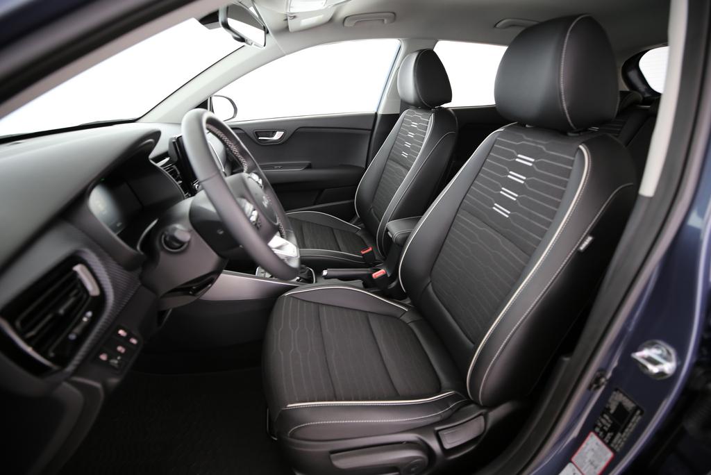 KIA Stonic 1.0 T-GDi MHEV GT-Line-showroom-element-3