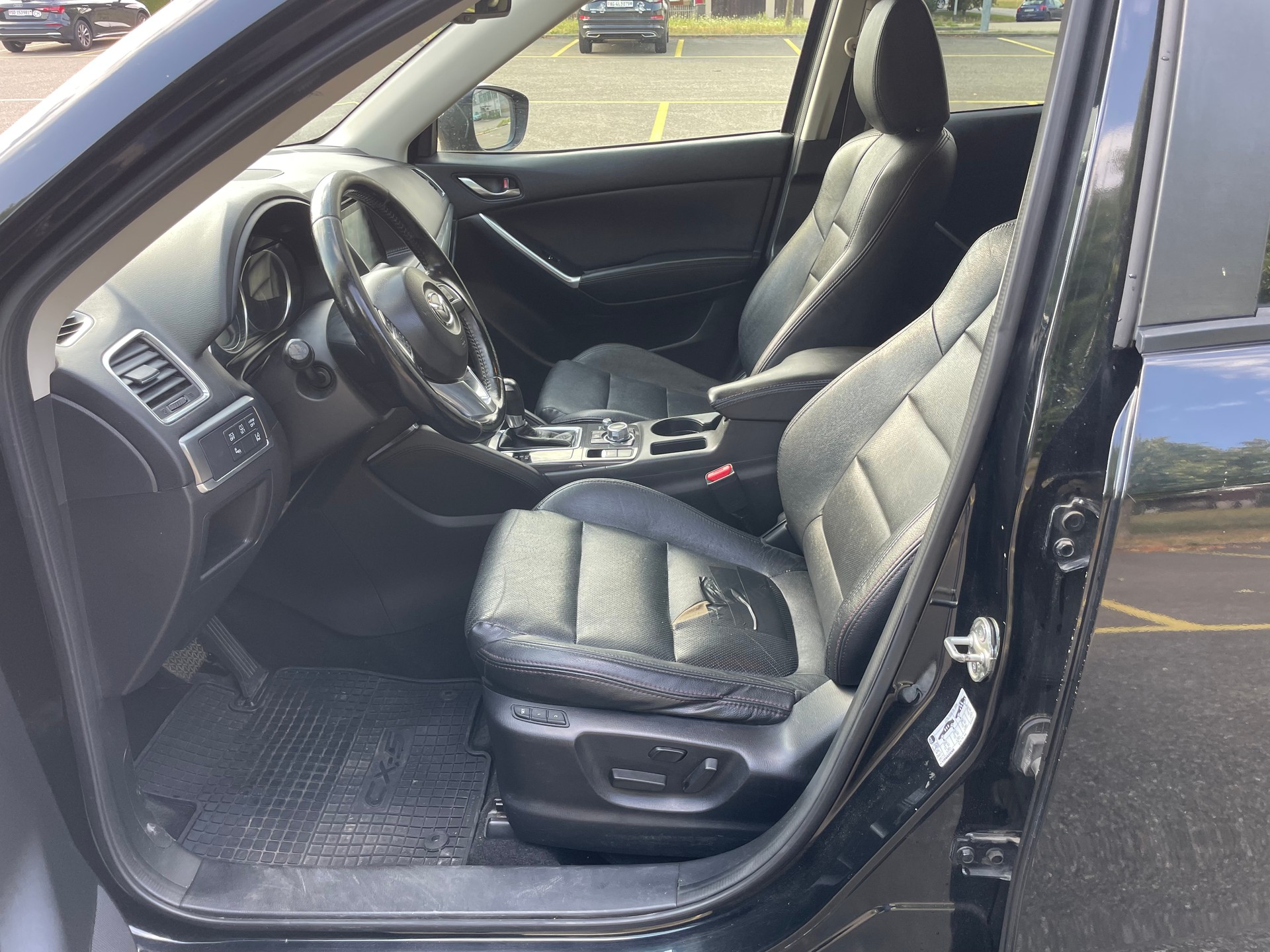 MAZDA CX-5 2.2 D HP Revolution AWD Automatic-image-11