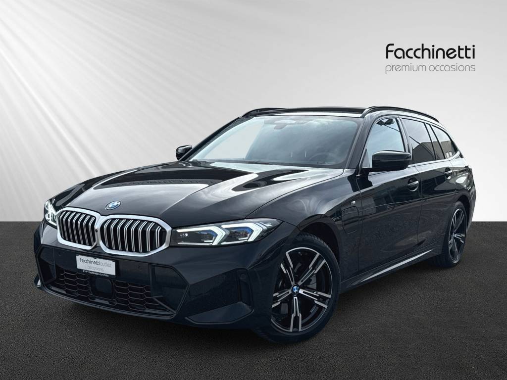 BMW 330e x DriveTouring Steptronic M Sport-showroom-element-1