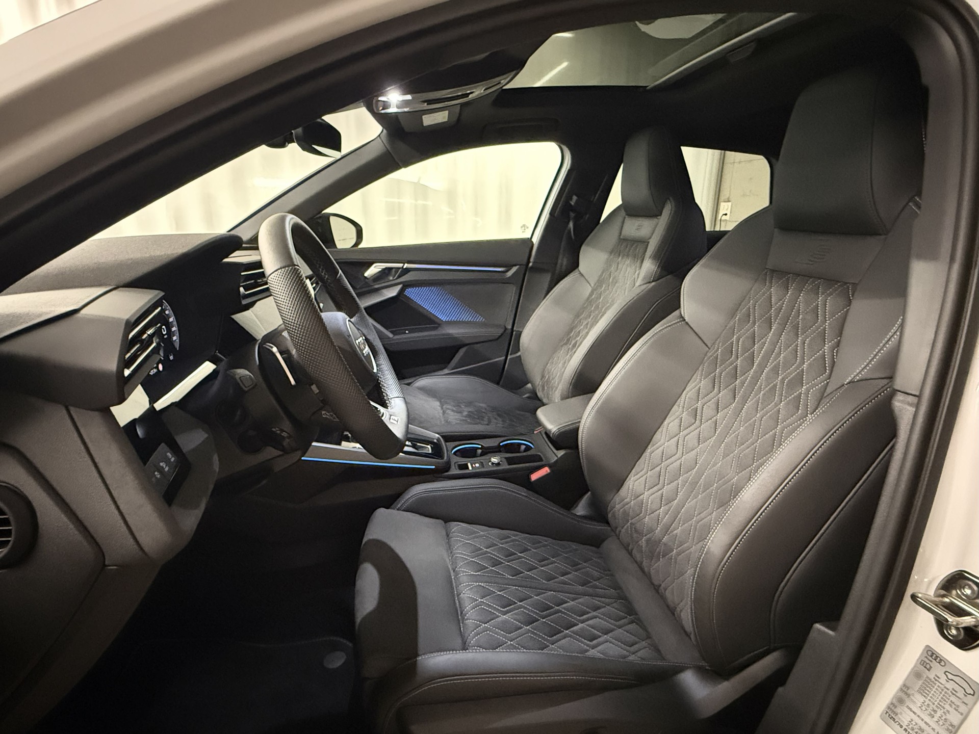 AUDI A3 Sportback 35 TFSI S line Attraction S-tronic-image-7