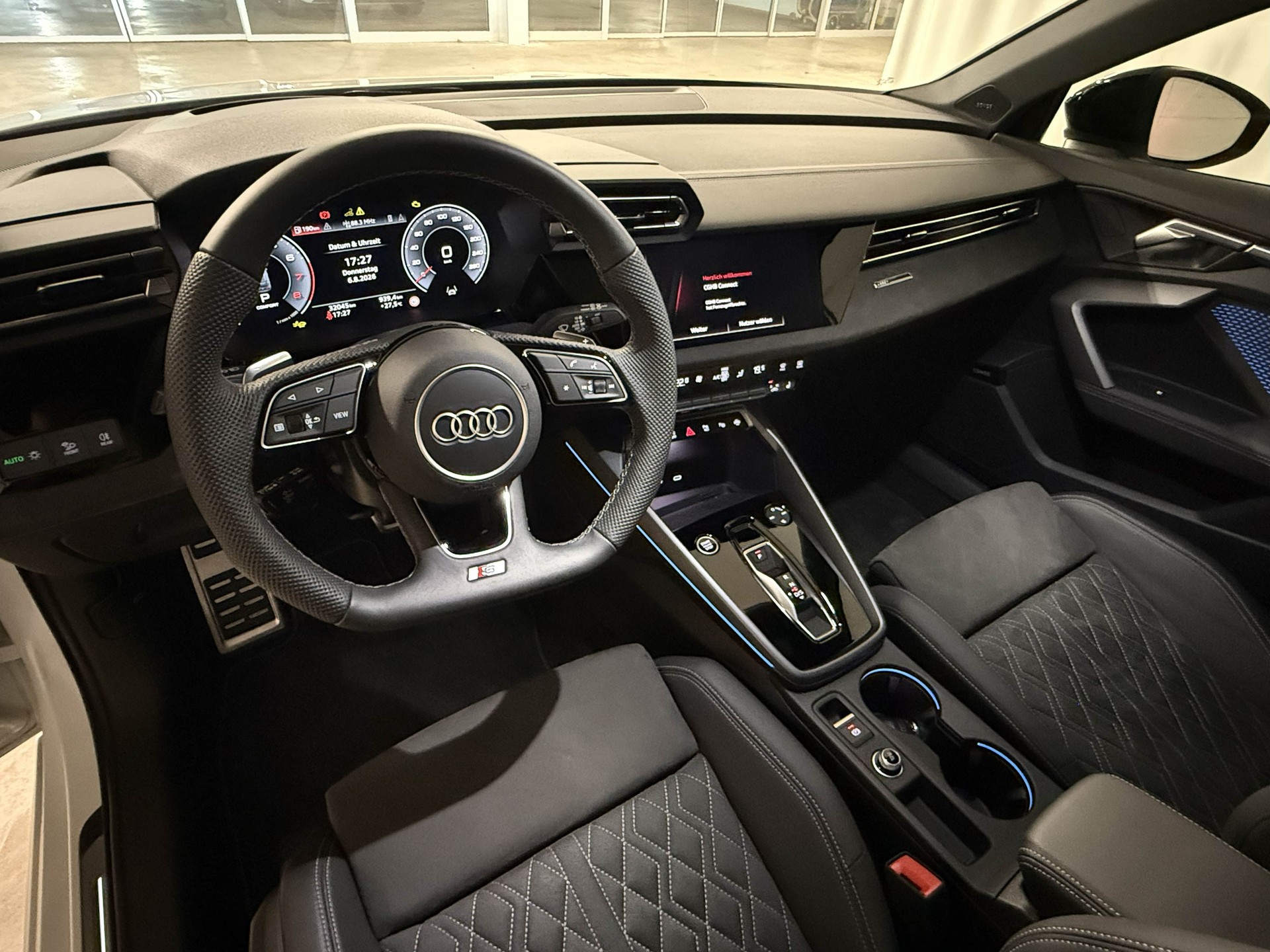 AUDI A3 Sportback 35 TFSI S line Attraction S-tronic-image-8