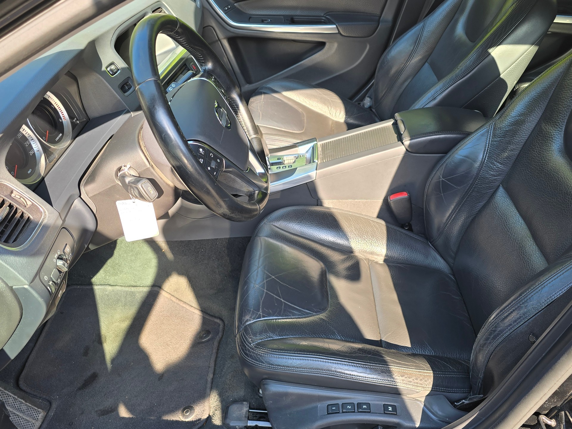 VOLVO V60 D5 AWD Summum Geartronic-image-10