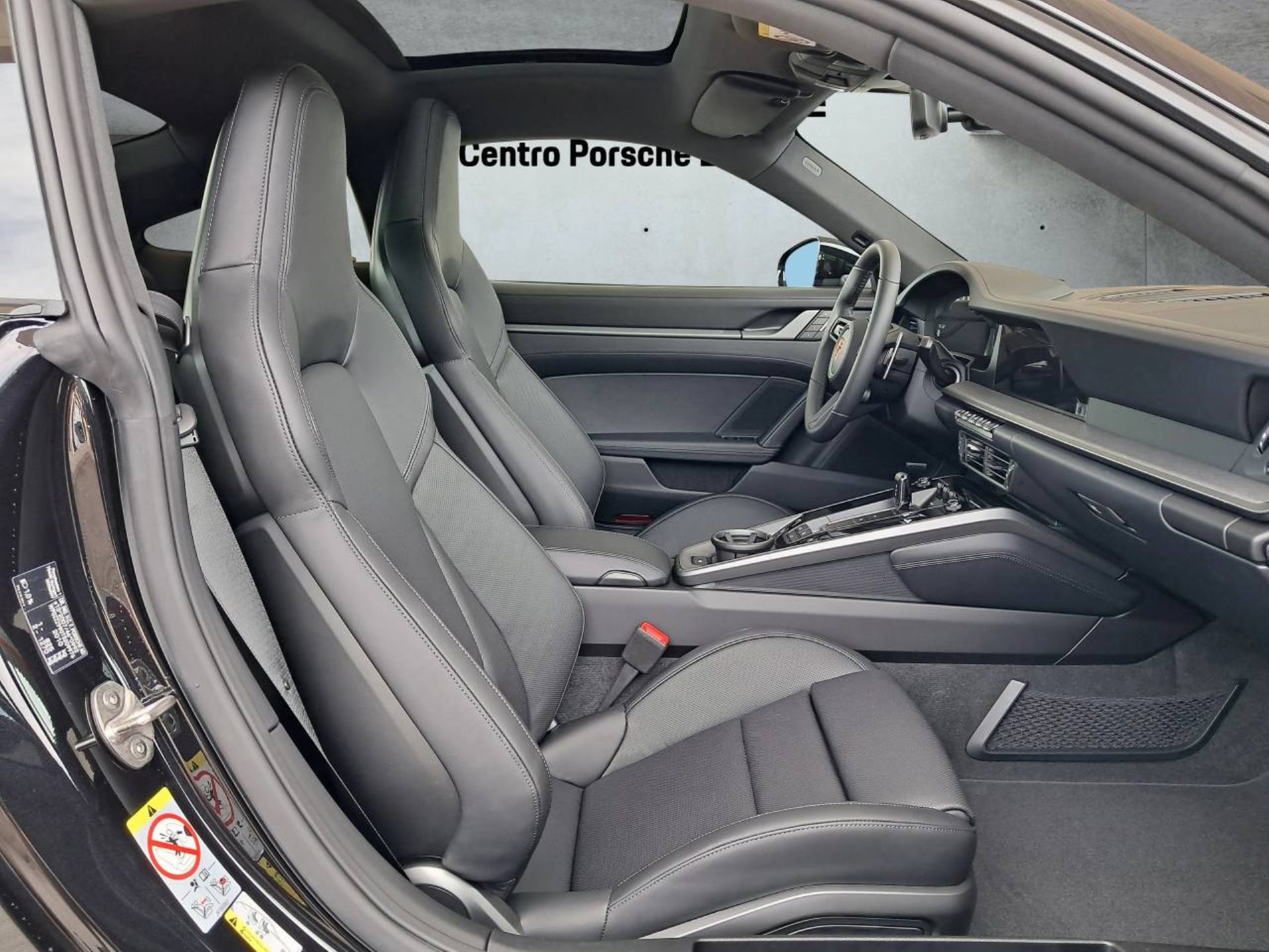 PORSCHE 911 Carrera 4S-image-14