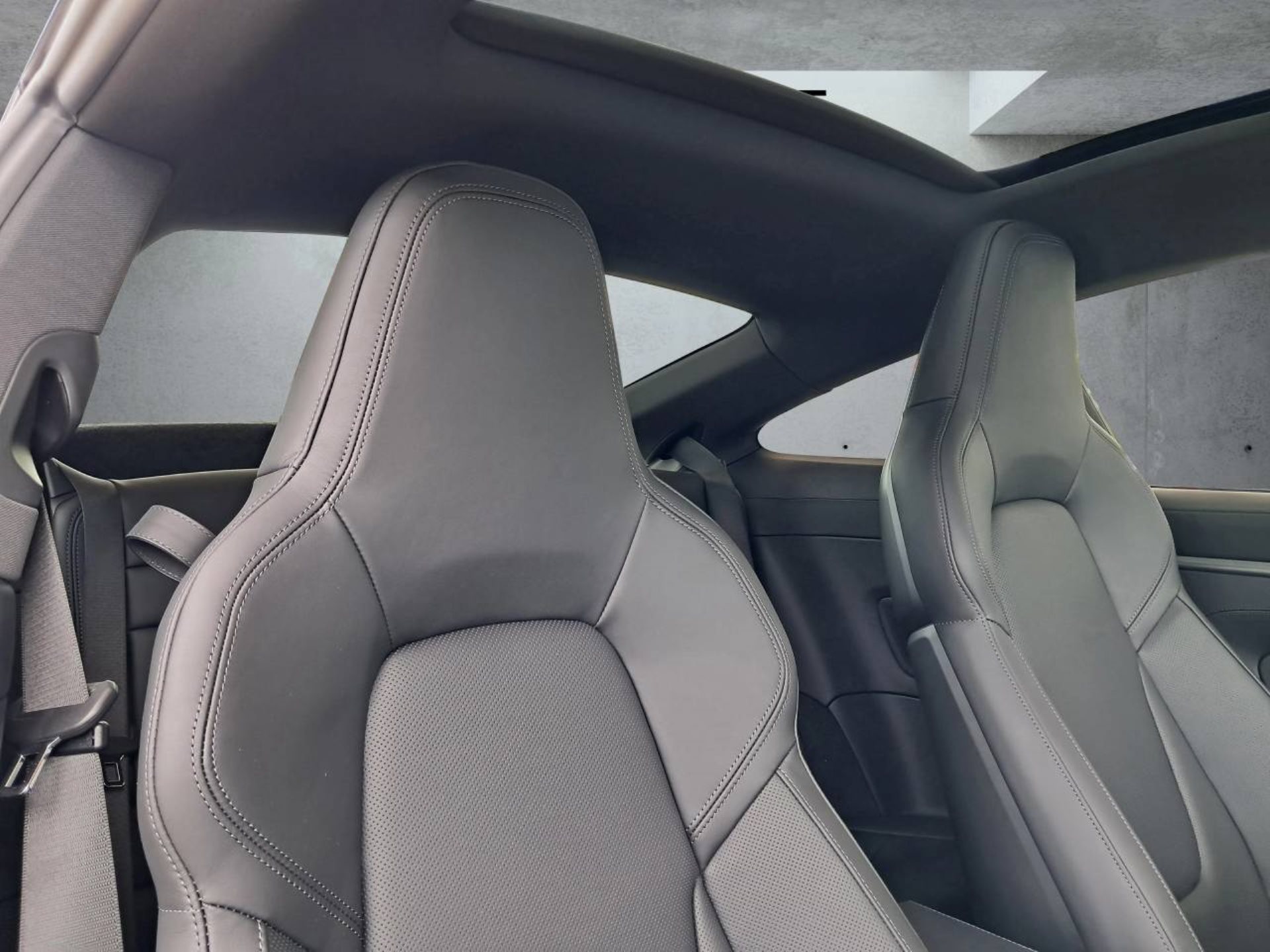 PORSCHE 911 Carrera 4S-image-25