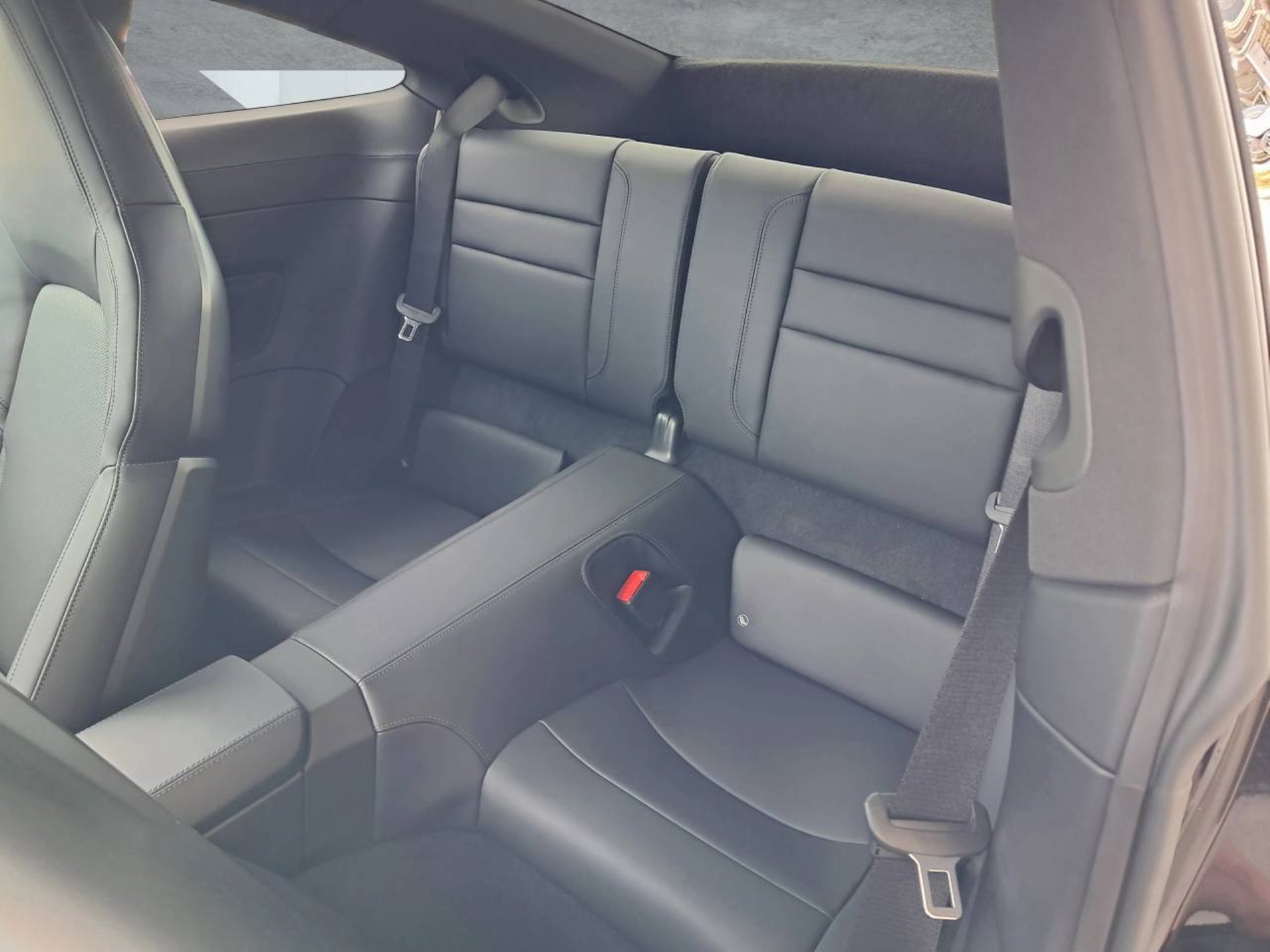 PORSCHE 911 Carrera 4S-image-15