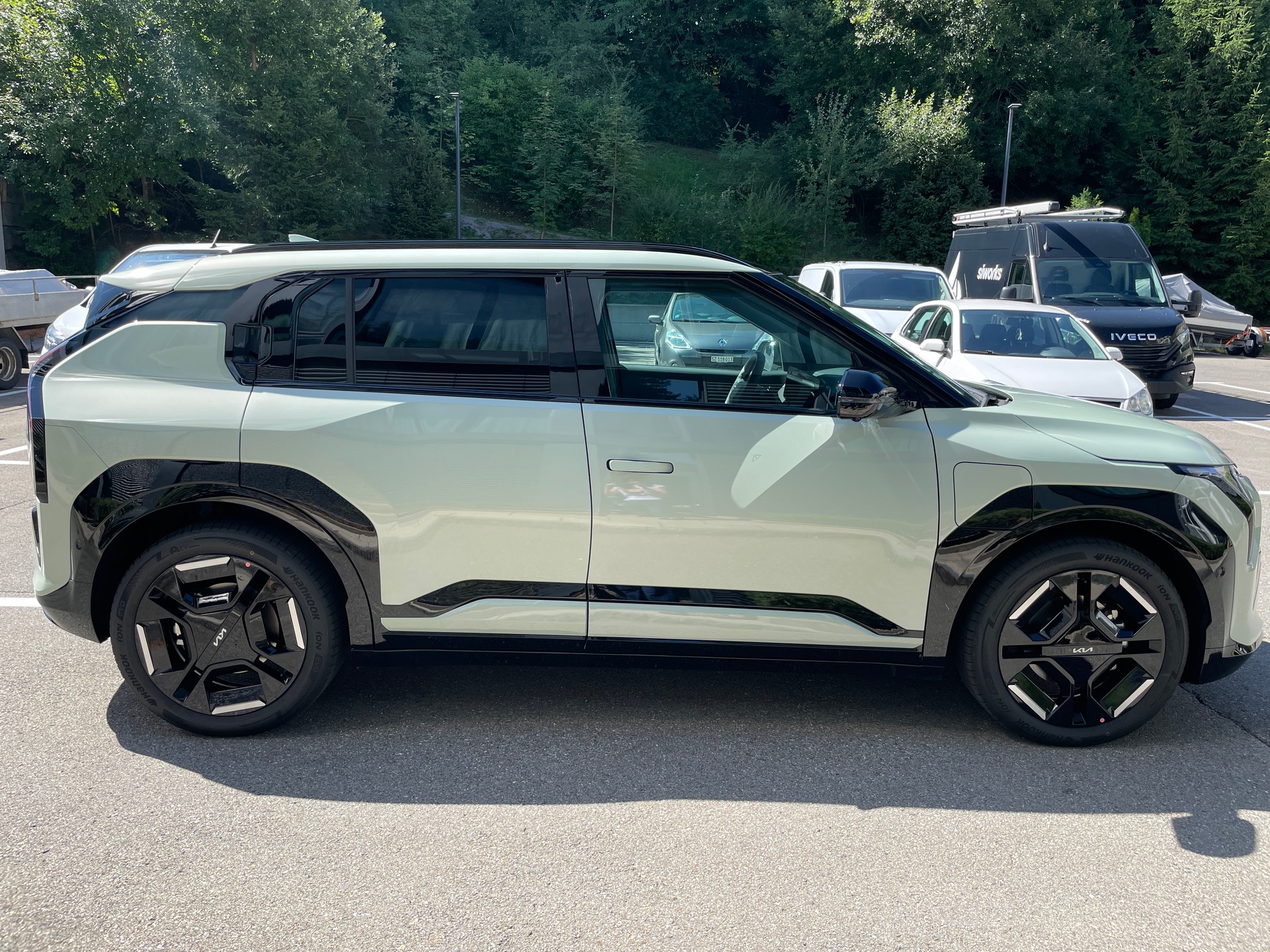 KIA EV3 81,4 kWh GT-Line mit GT-Line Pack, Panoramadach und AHK-showroom-element-3