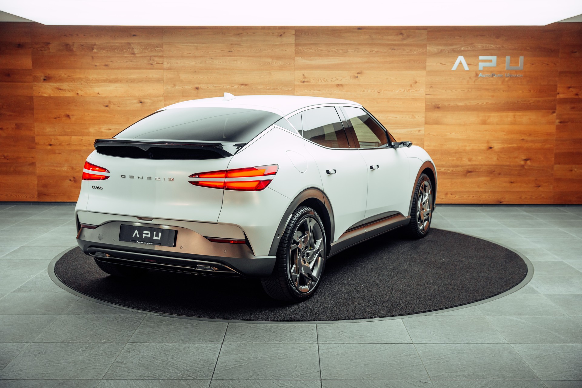 GENESIS GV60 77.4 kWh Sport Plus AWD-showroom-element-1