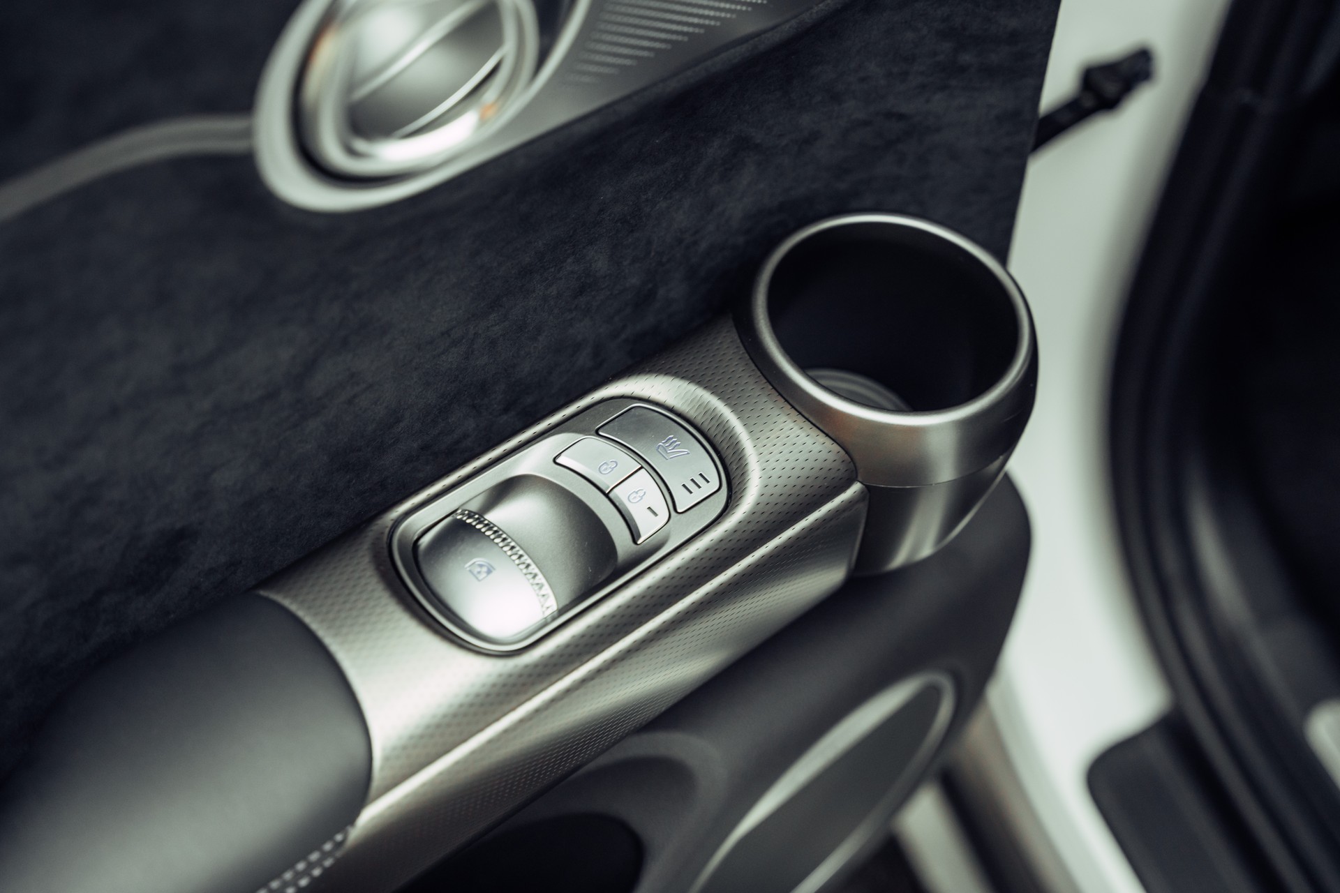 GENESIS GV60 77.4 kWh Sport Plus AWD-image-14