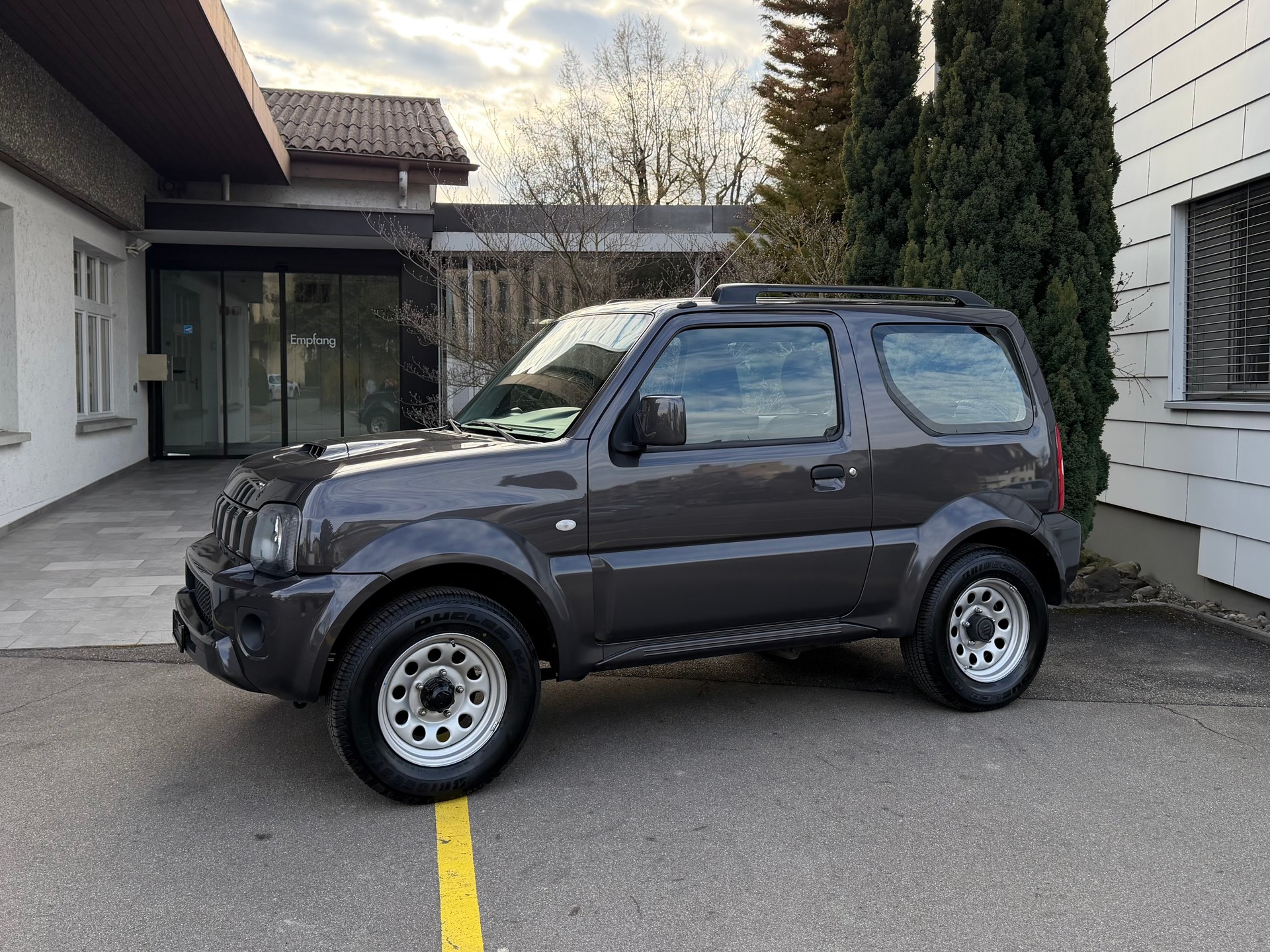 SUZUKI Jimny 1.3 4x4 16V Compact Top Automatic 4-Plätzer *Top-Ausstattung*aus 1. Hand*Servicegepflegt*