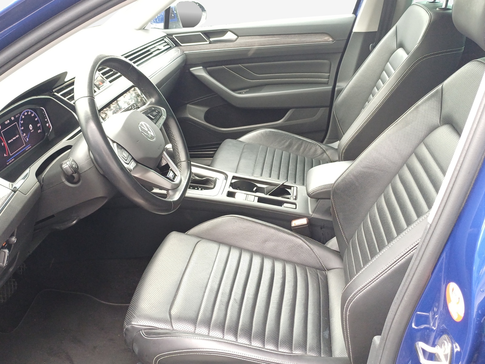 VW Passat 2.0 TDI BMT Elegance DSG-image-7