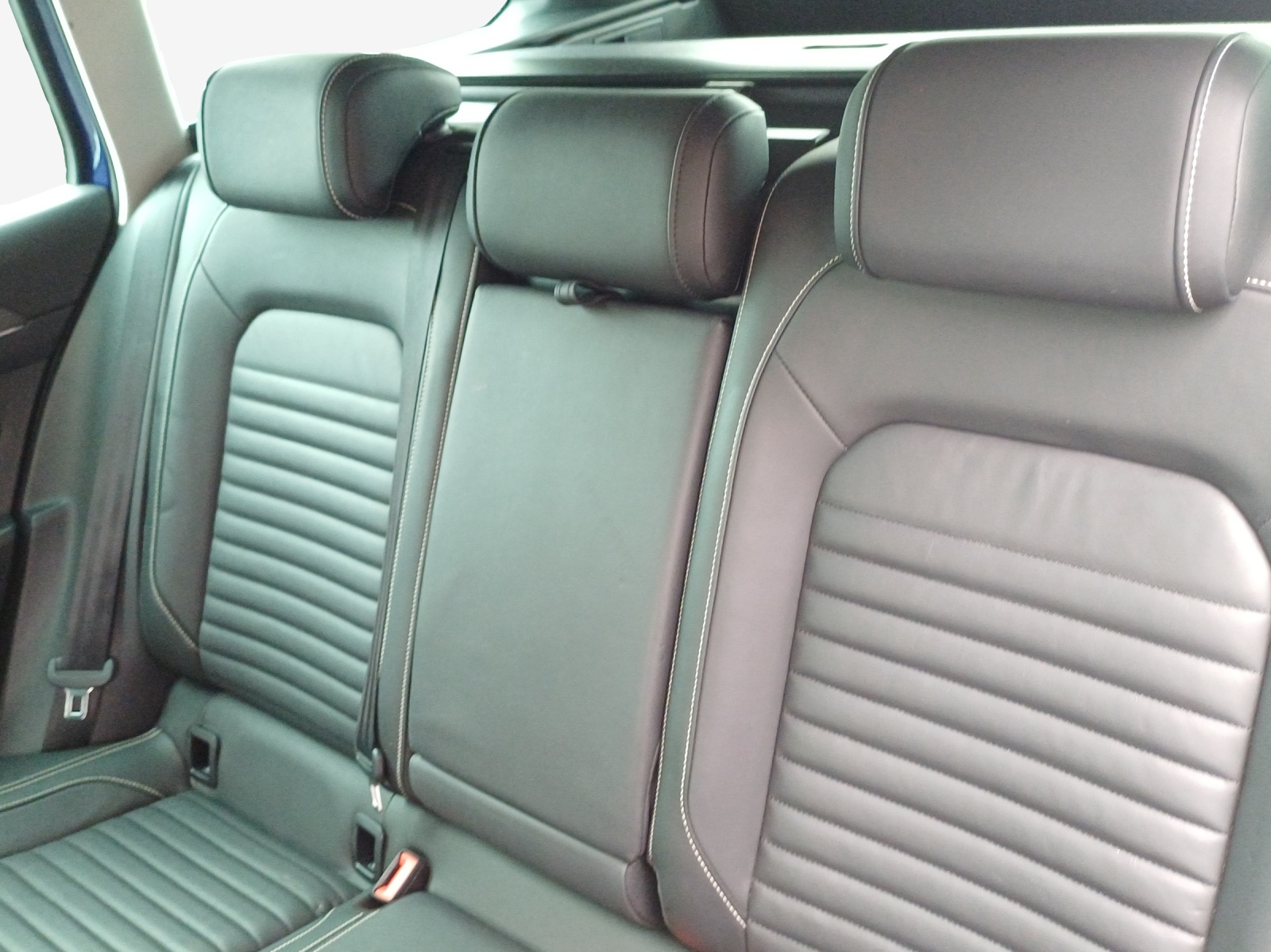 VW Passat 2.0 TDI BMT Elegance DSG-image-11