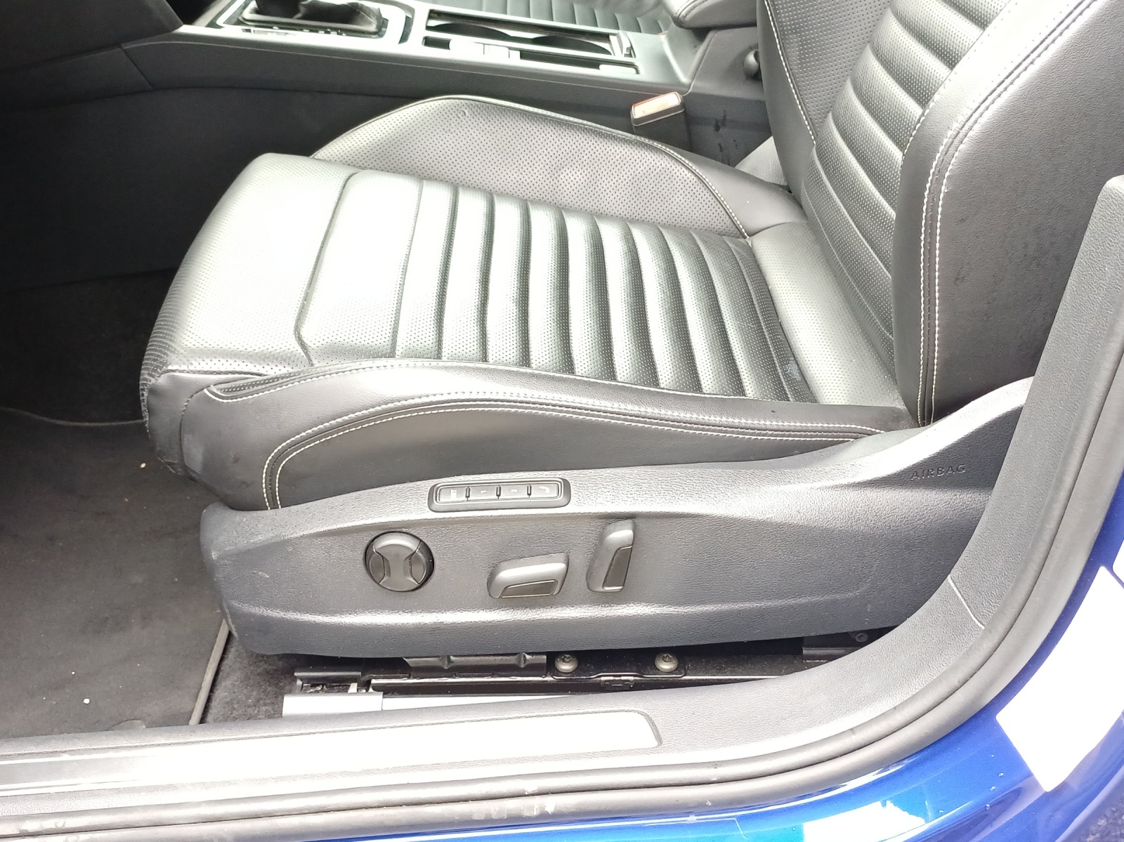 VW Passat 2.0 TDI BMT Elegance DSG-image-14