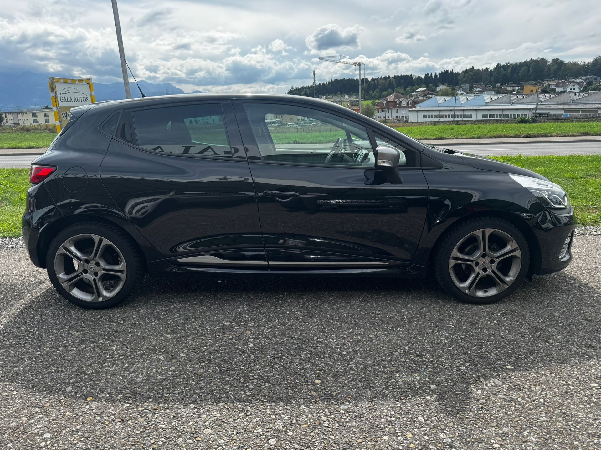 RENAULT CLIO-image-3