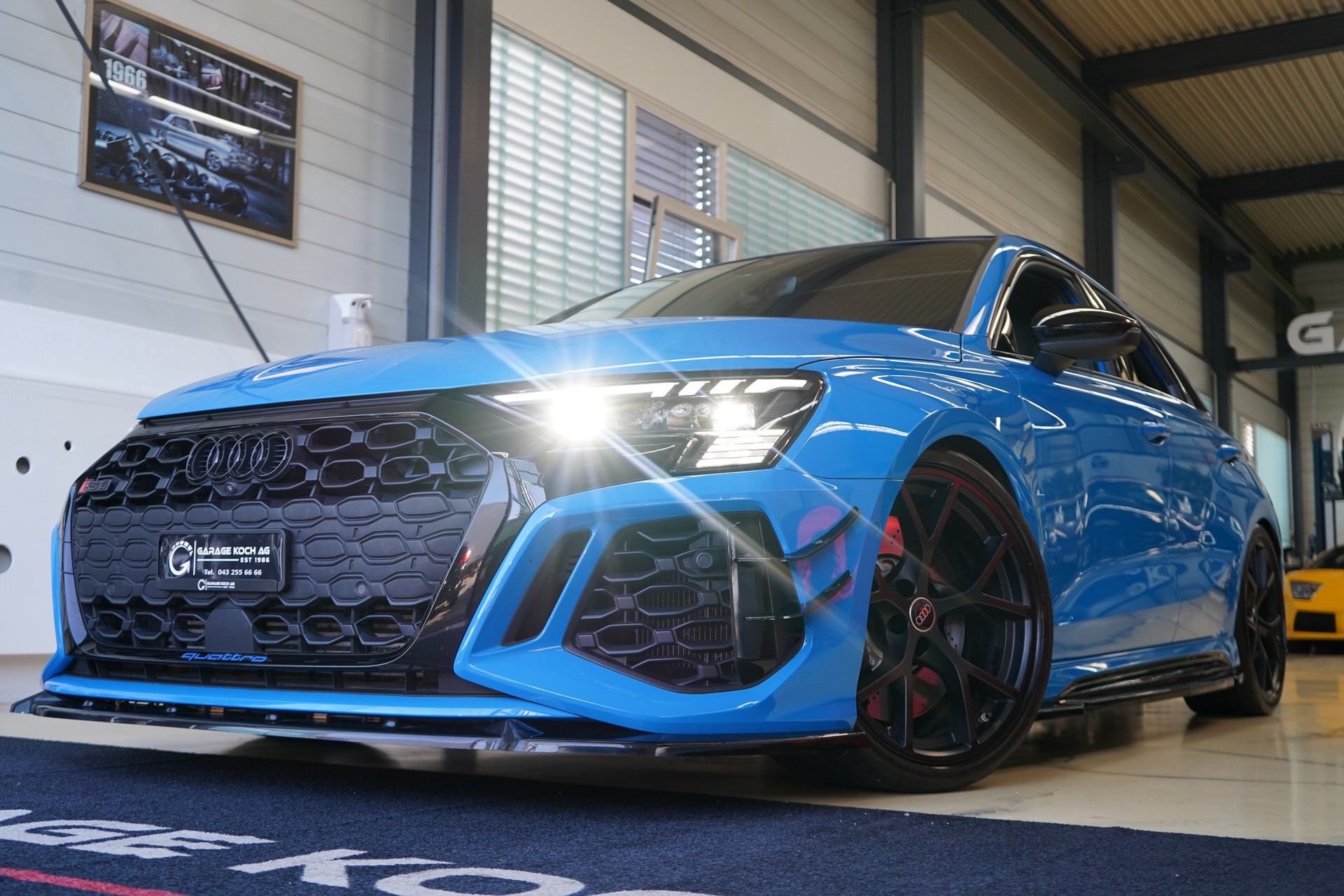 AUDI RS3 Sportback 2.5 TSI quattro S-tronic / Turbo-Blau * APR *-showroom-element-1
