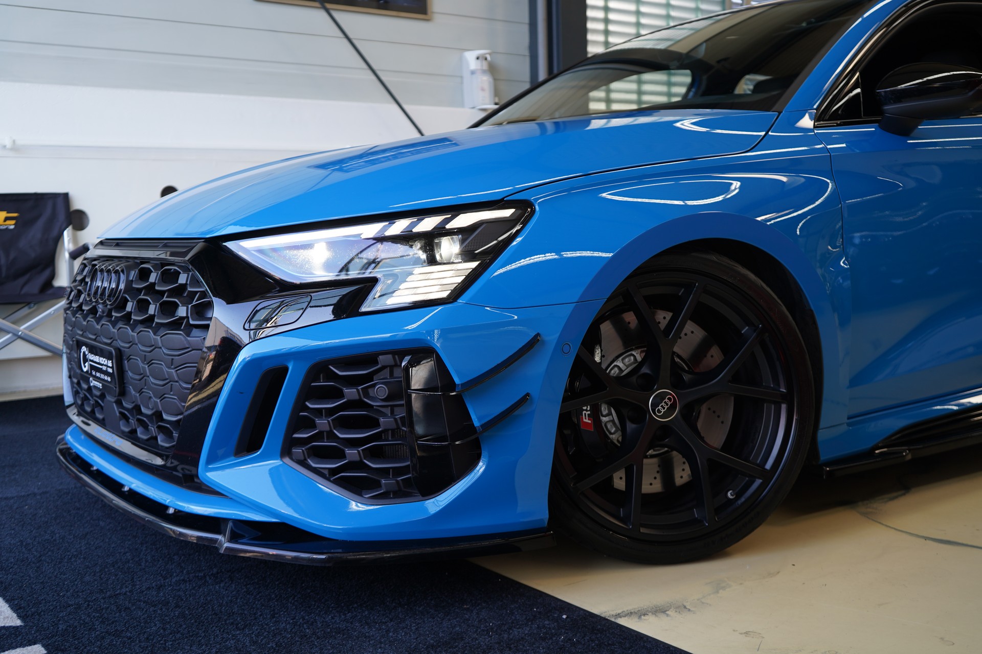AUDI RS3 Sportback 2.5 TSI quattro S-tronic / Turbo-Blau * APR *-showroom-element-3