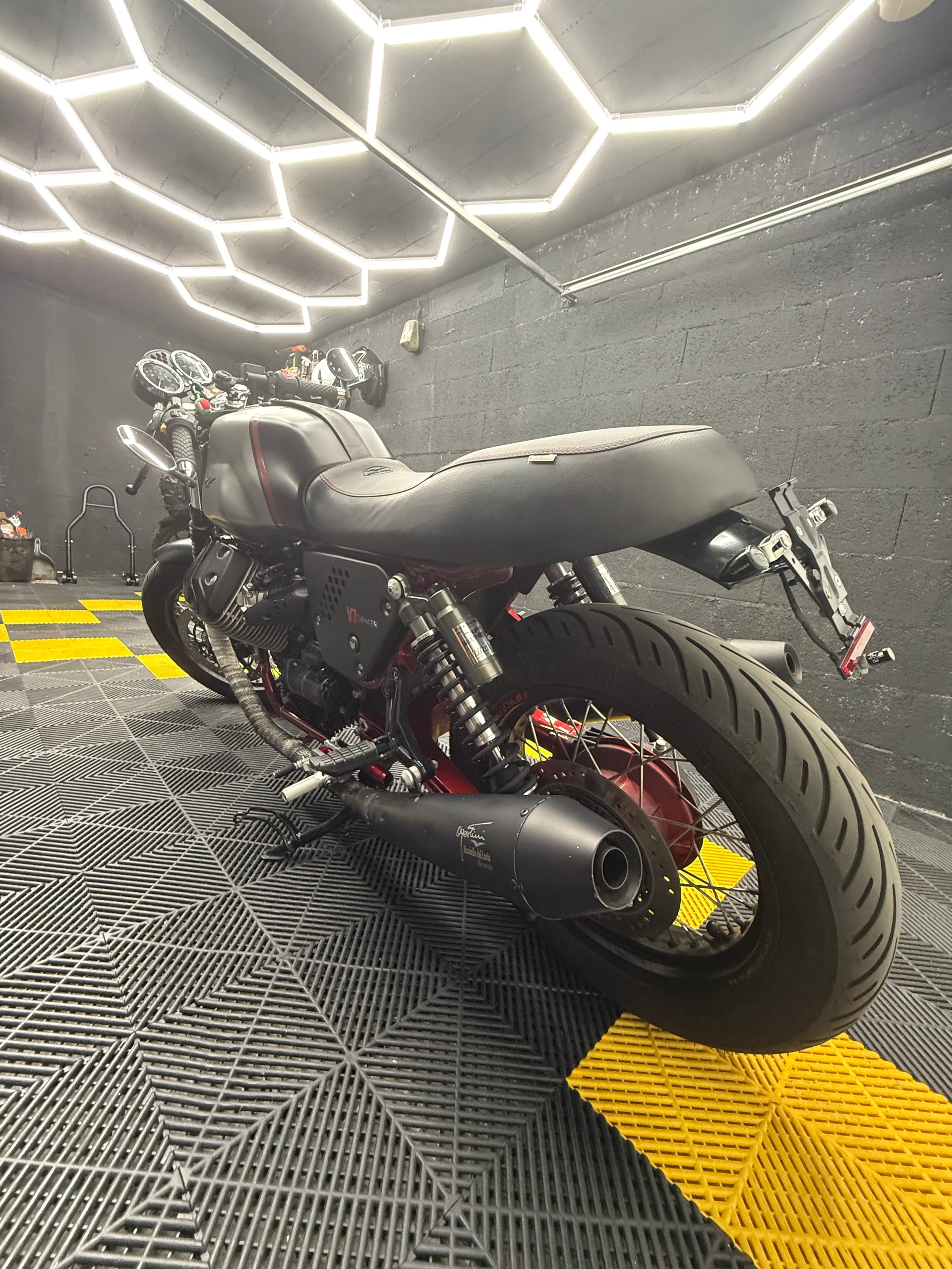 MOTO GUZZI V7 II Racer 750 ABS-image-3