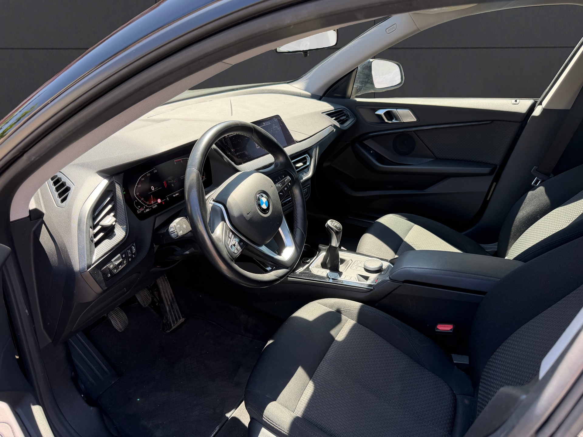 BMW 218d Gran Coupé Sport Line-image-6