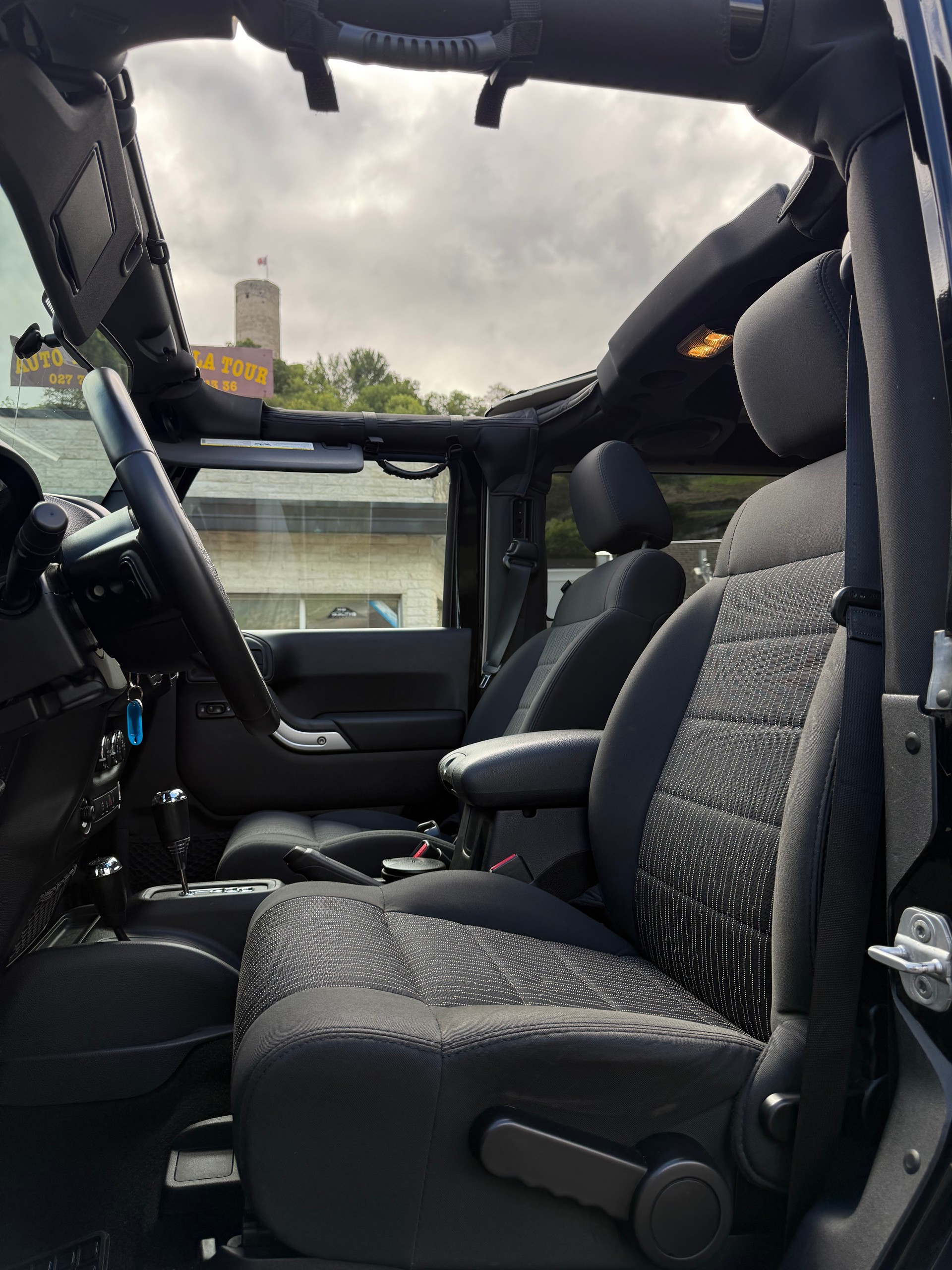 JEEP Wrangler 2.8 CRD Sahara Automatic hardtop-image-9
