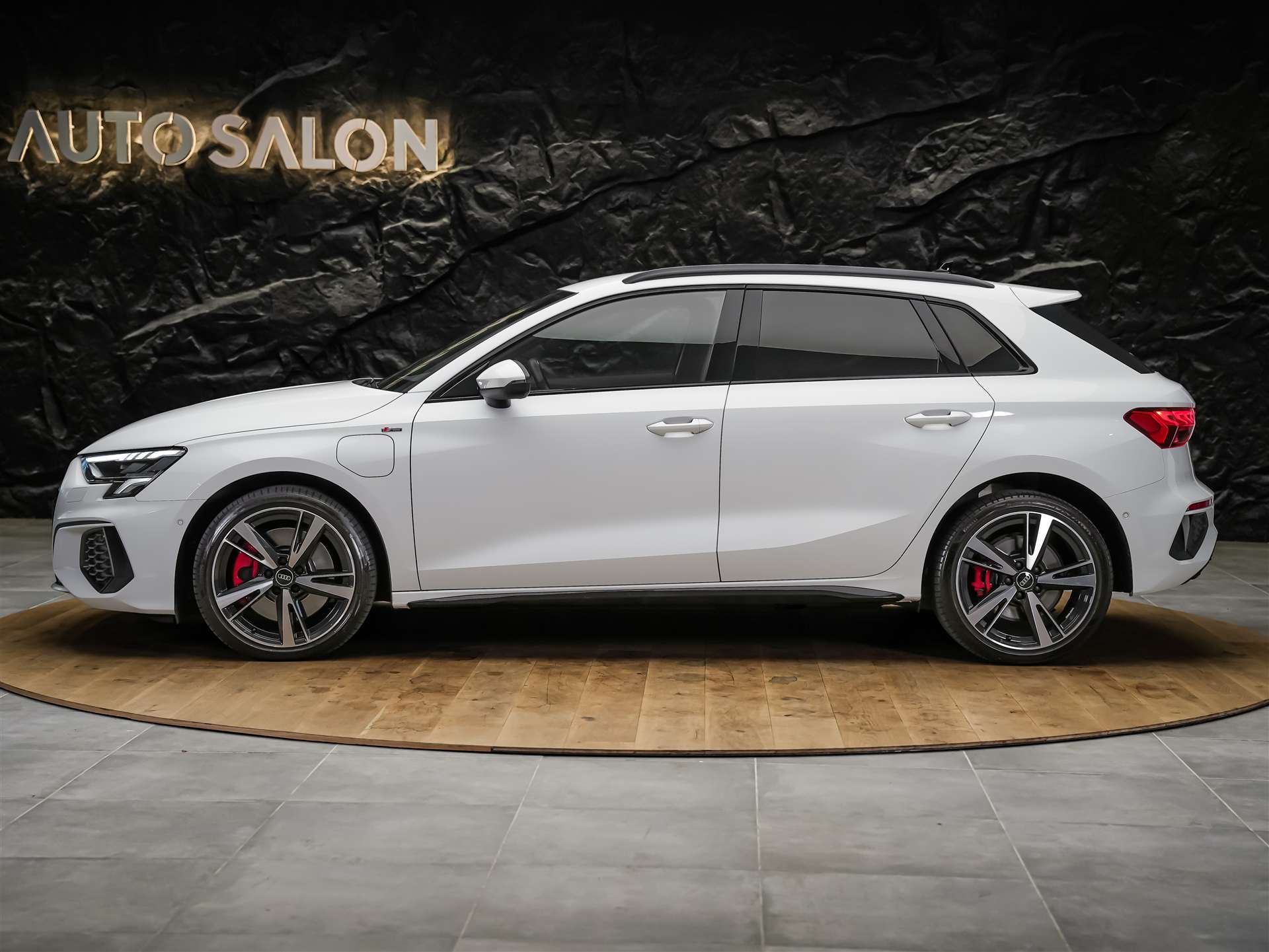 AUDI A3 Sportback 45 TFSI e S line S-tronic *CH Fahrzeug*Fahrerassistent*-showroom-element-2
