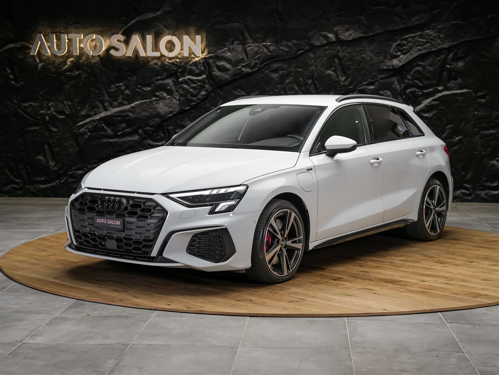 AUDI A3 Sportback 45 TFSI e S line S-tronic *CH Fahrzeug*Fahrerassistent*-showroom-element-1