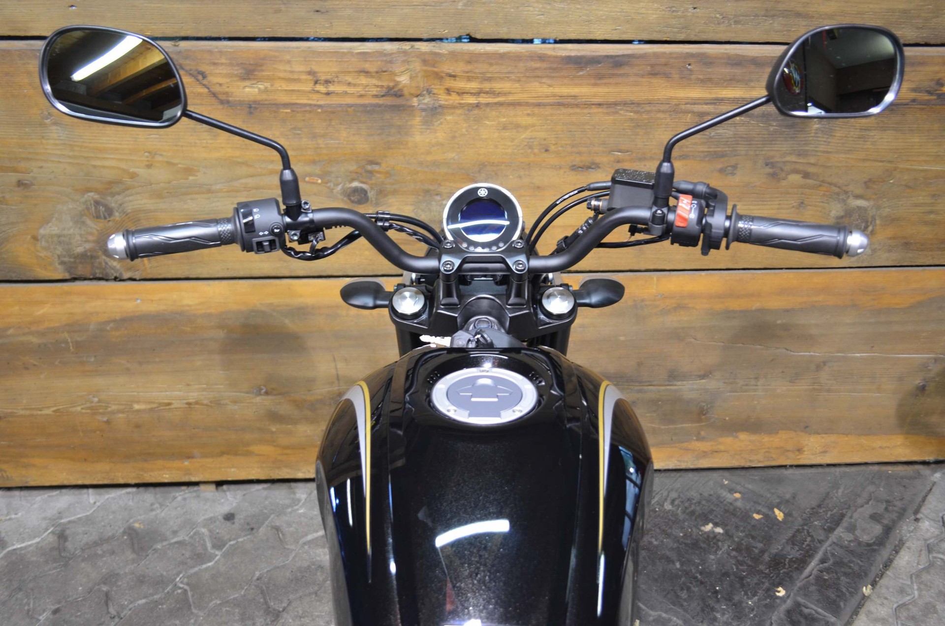 YAMAHA XSR 125 ABS Legacy-image-2