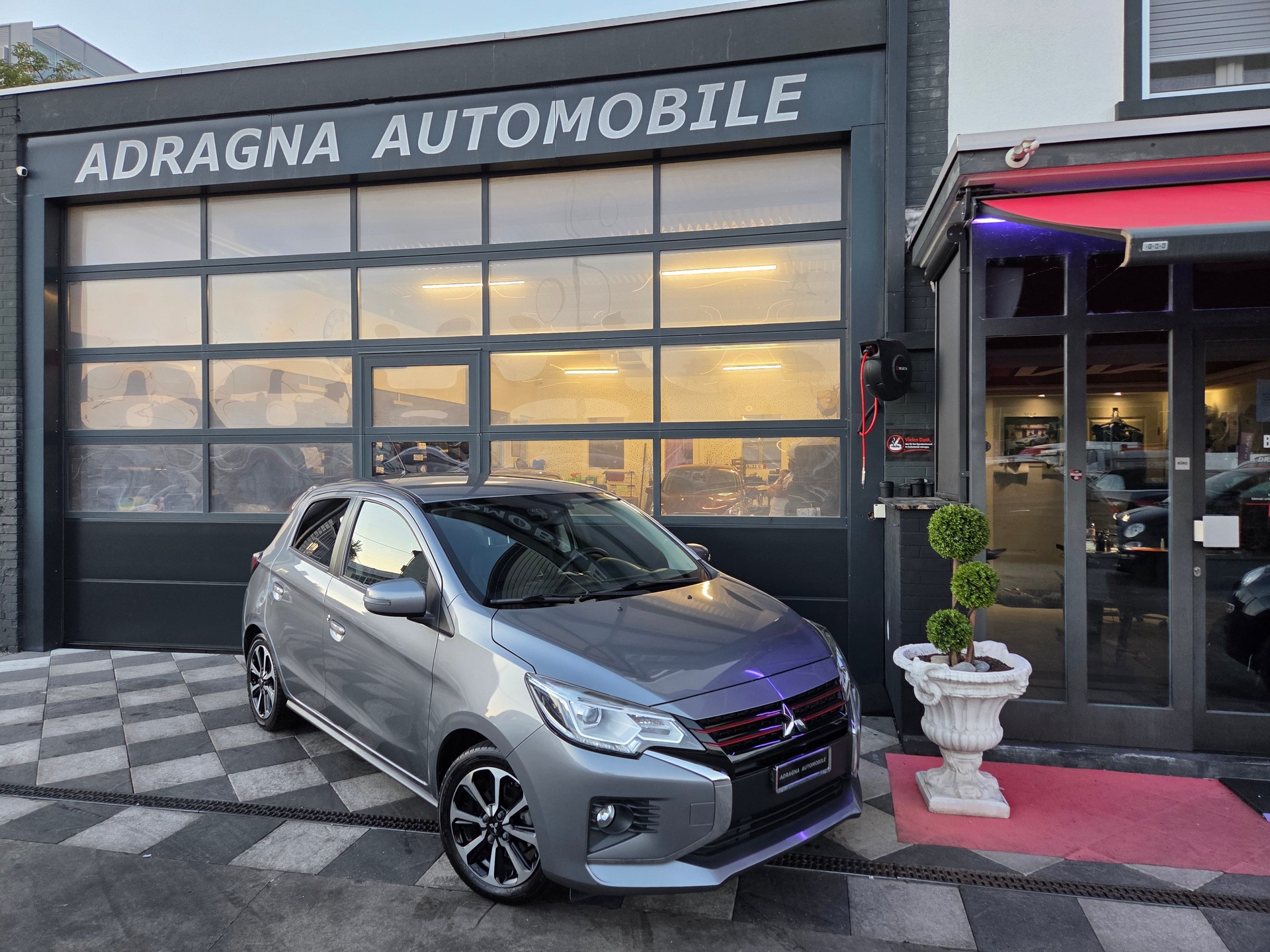 MITSUBISHI Space Star 1.2 Diamond CVT-showroom-element-1