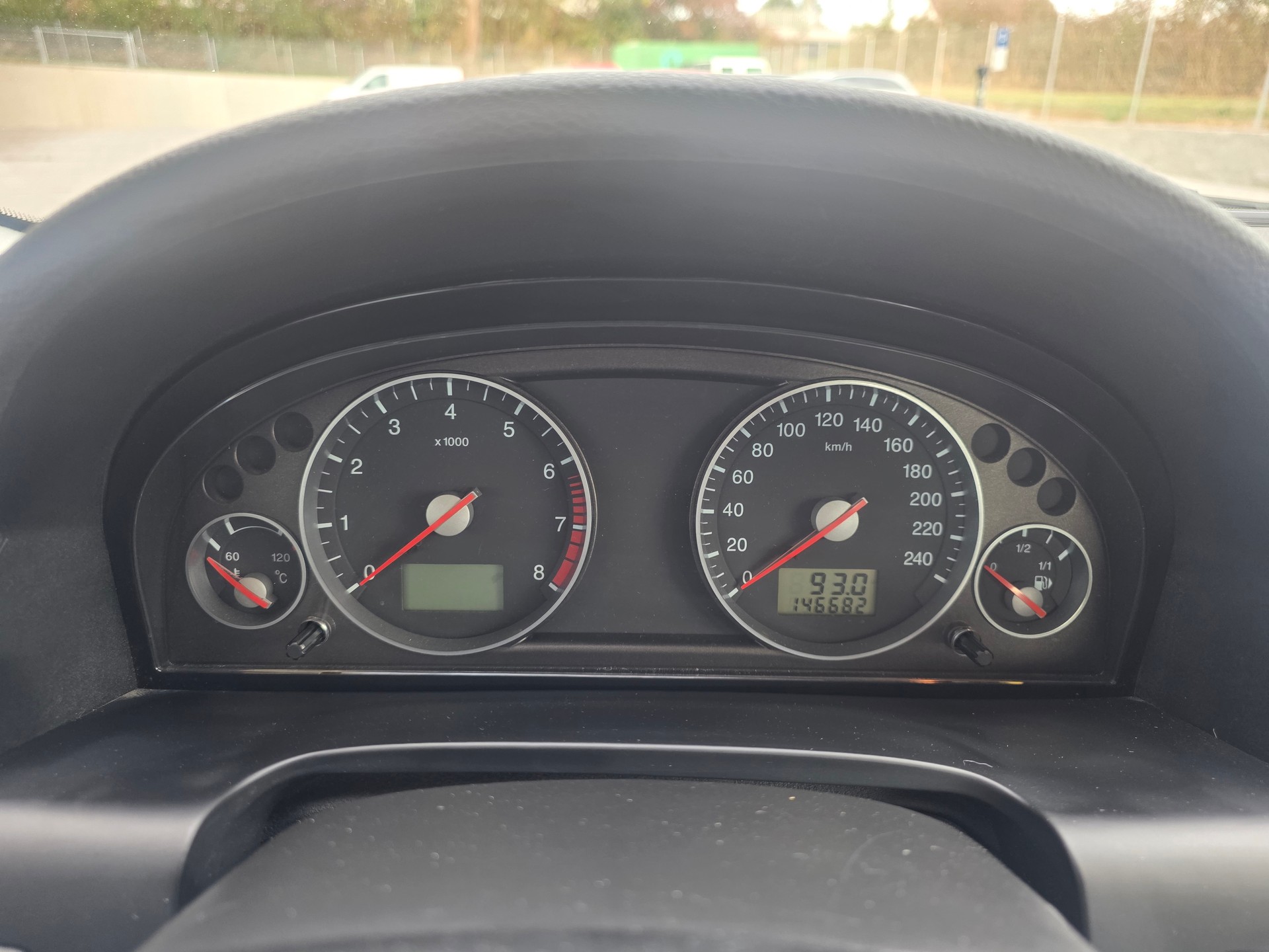 FORD Mondeo 2.5i V6 24V Ghia-image-12