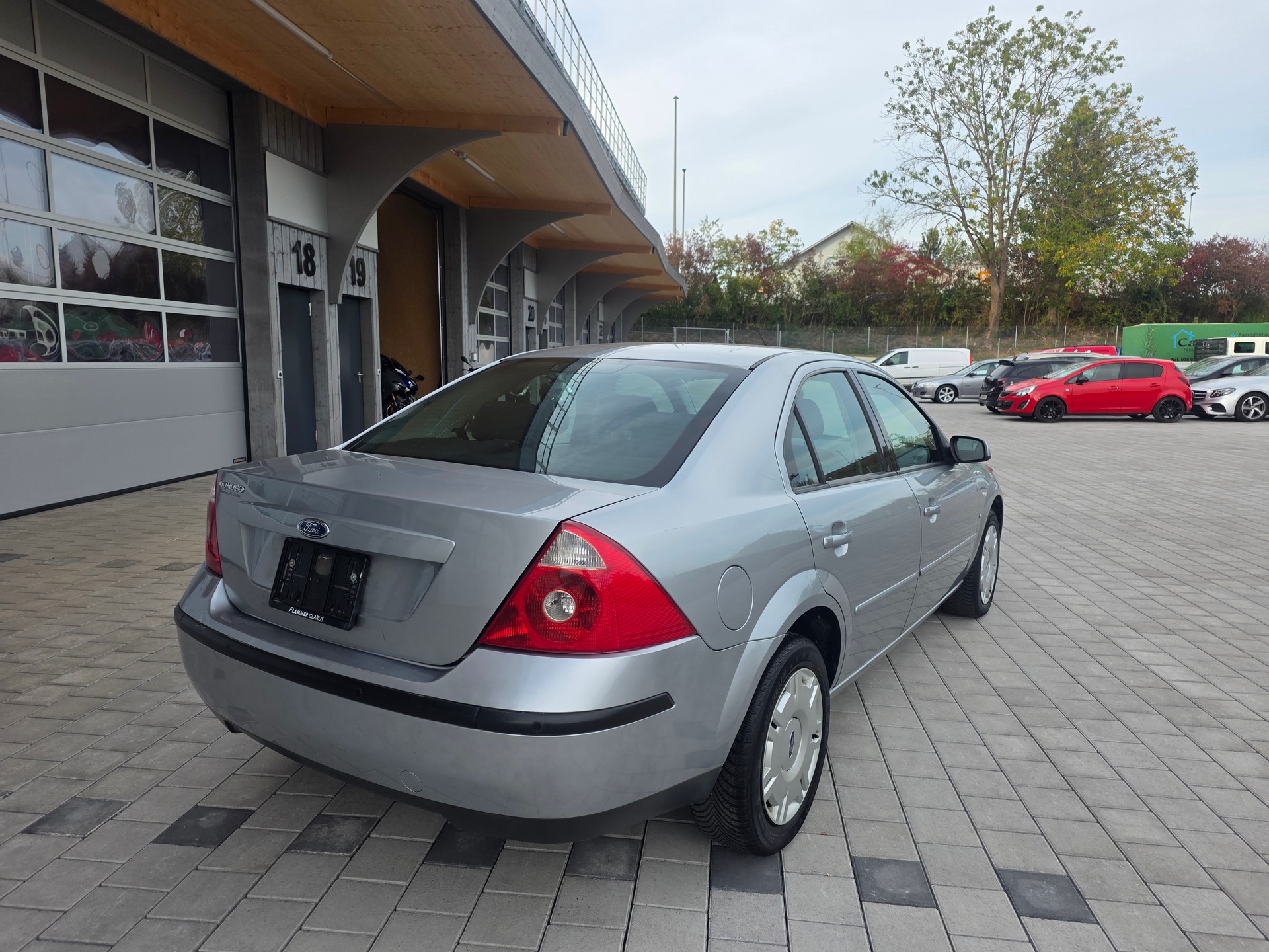 FORD Mondeo 2.5i V6 24V Ghia-image-7