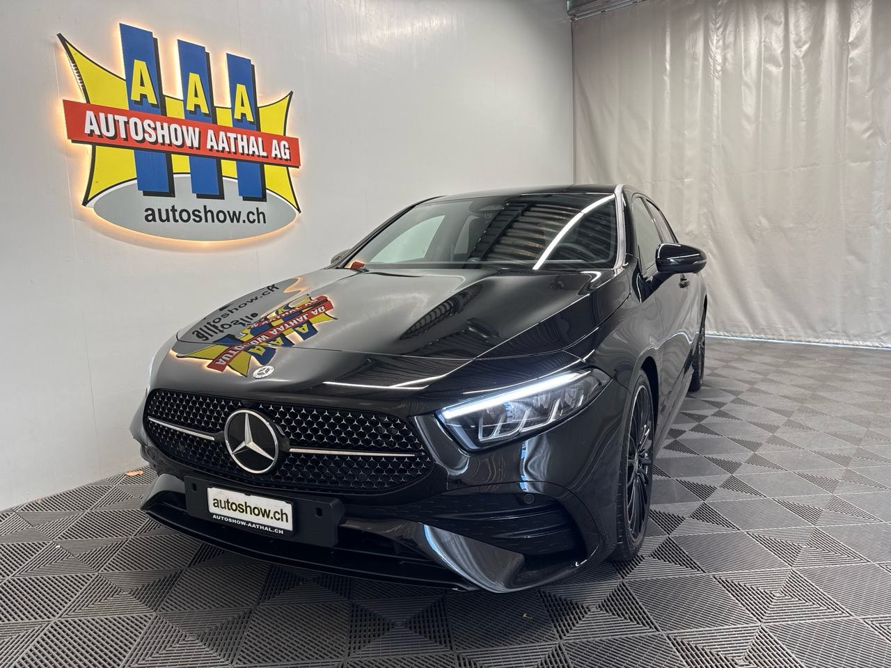 MERCEDES-BENZ A 200 DCT AMG Special Edition-image-12