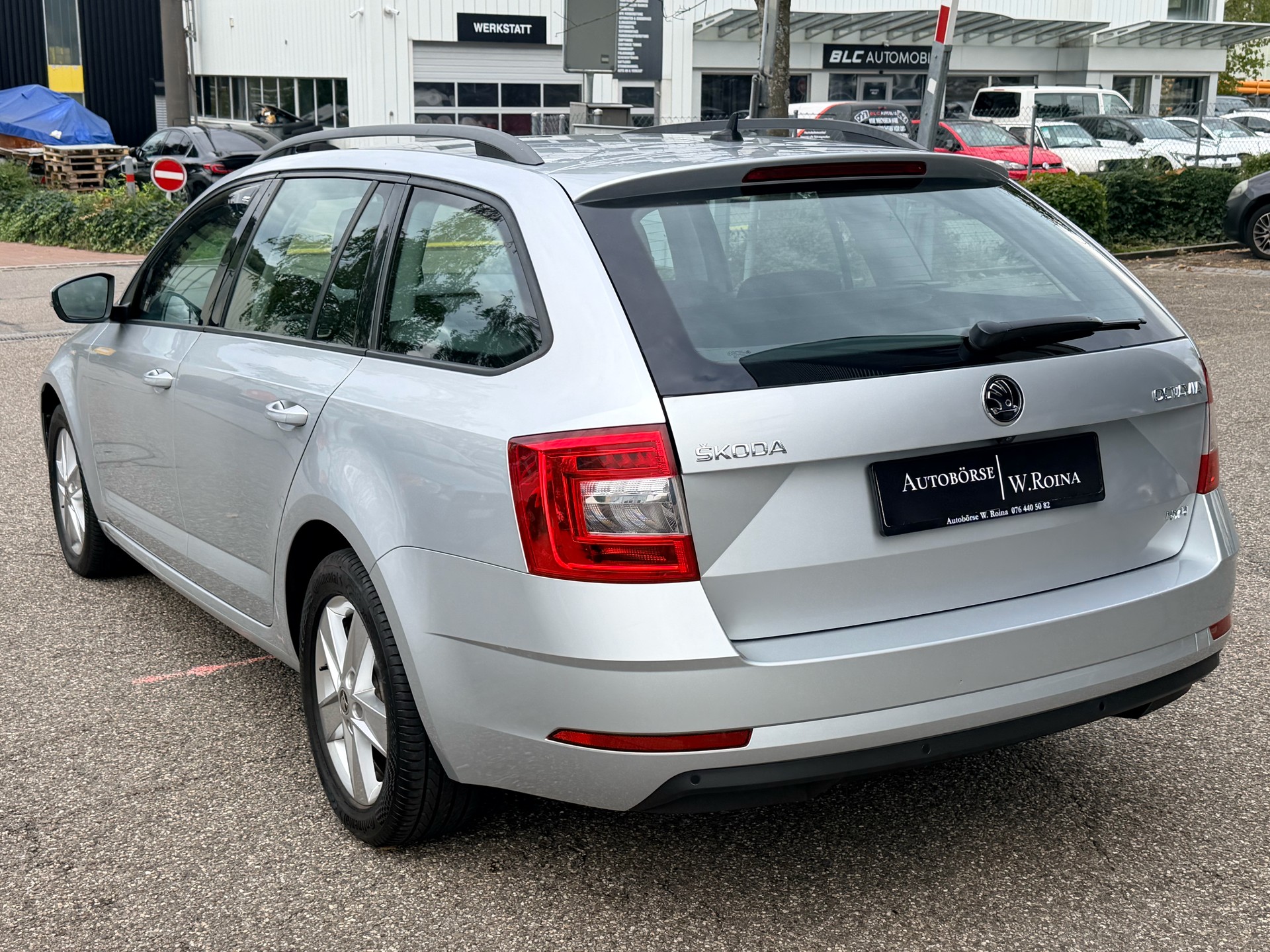 SKODA Octavia Combi 2.0 TDI Ambition 4x4 DSG-image-4
