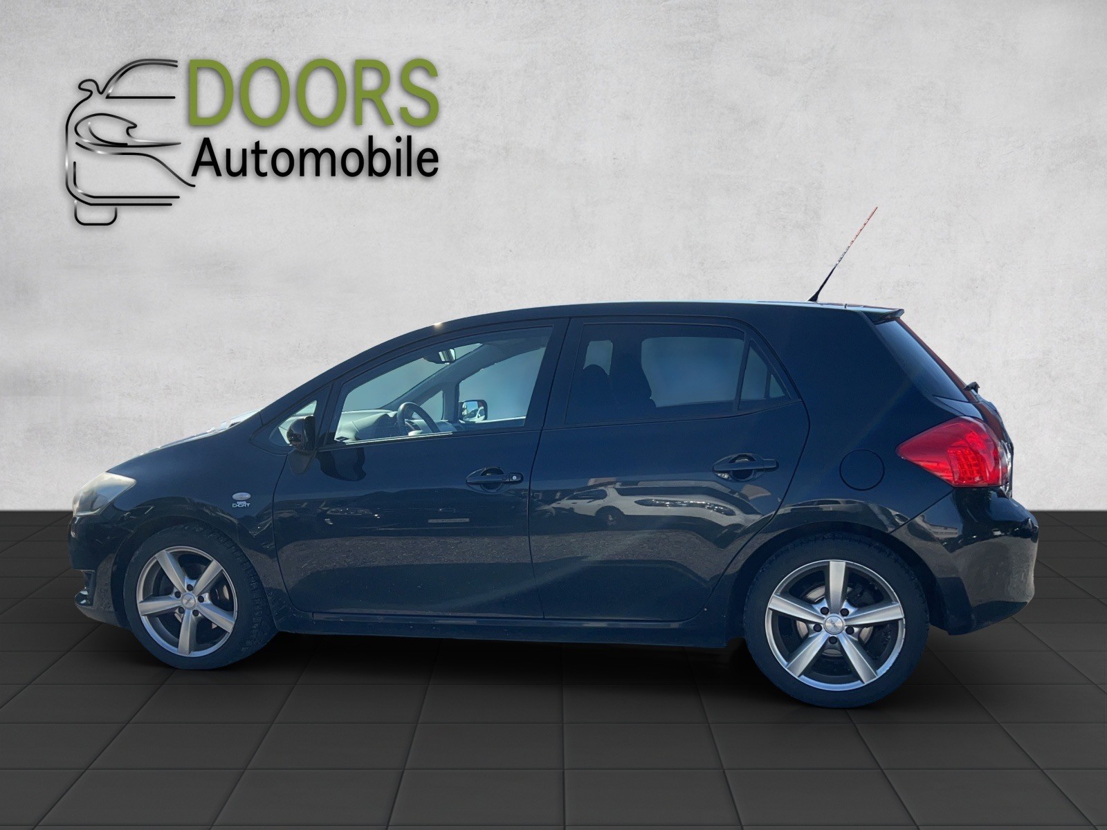 TOYOTA Auris 2.2 D-4D CleanPower Linea Sol Premium-image-5