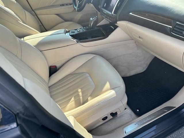 MASERATI Levante 3.0 V6 GranLusso-image-9