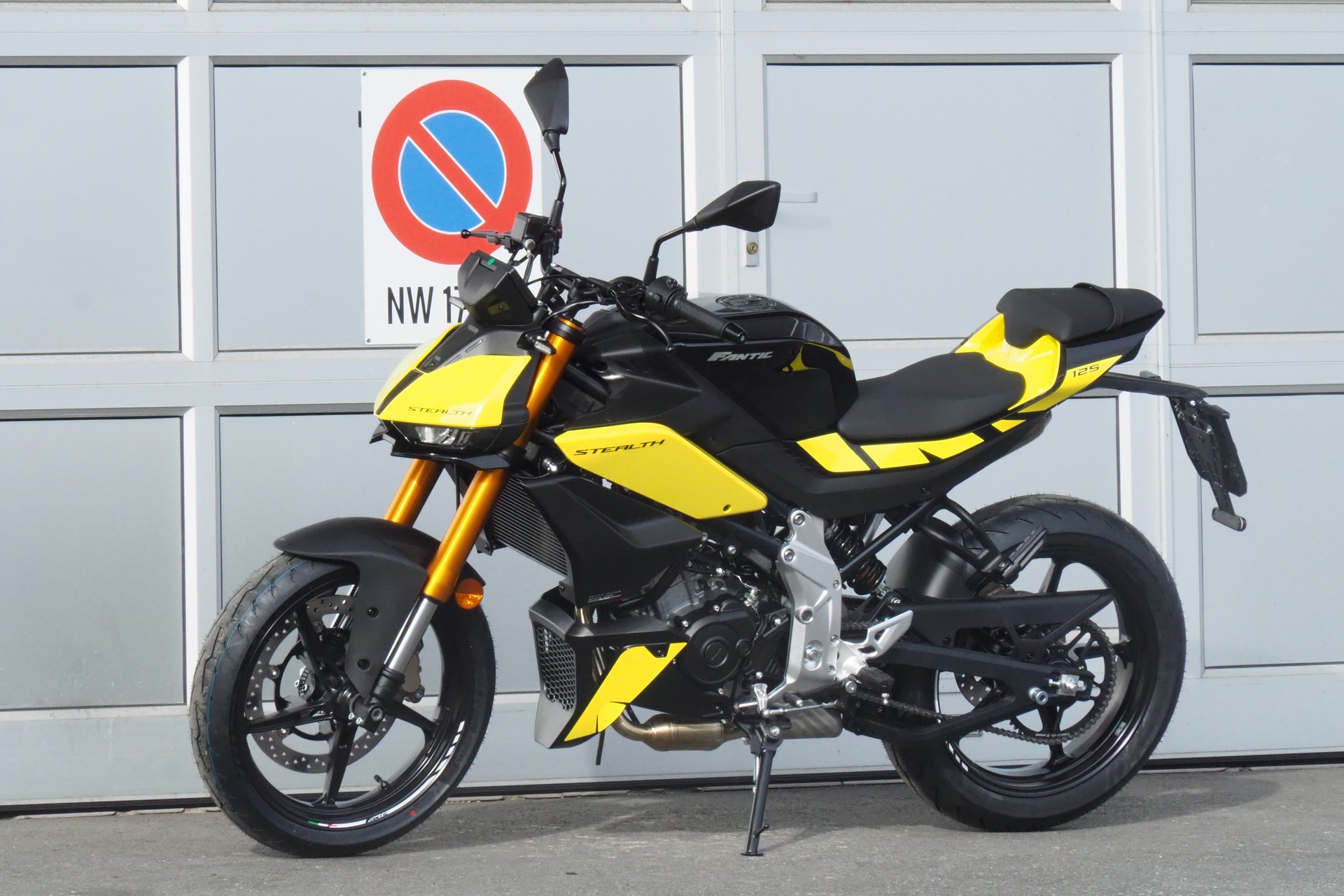 FANTIC STEALTH 125-image-1