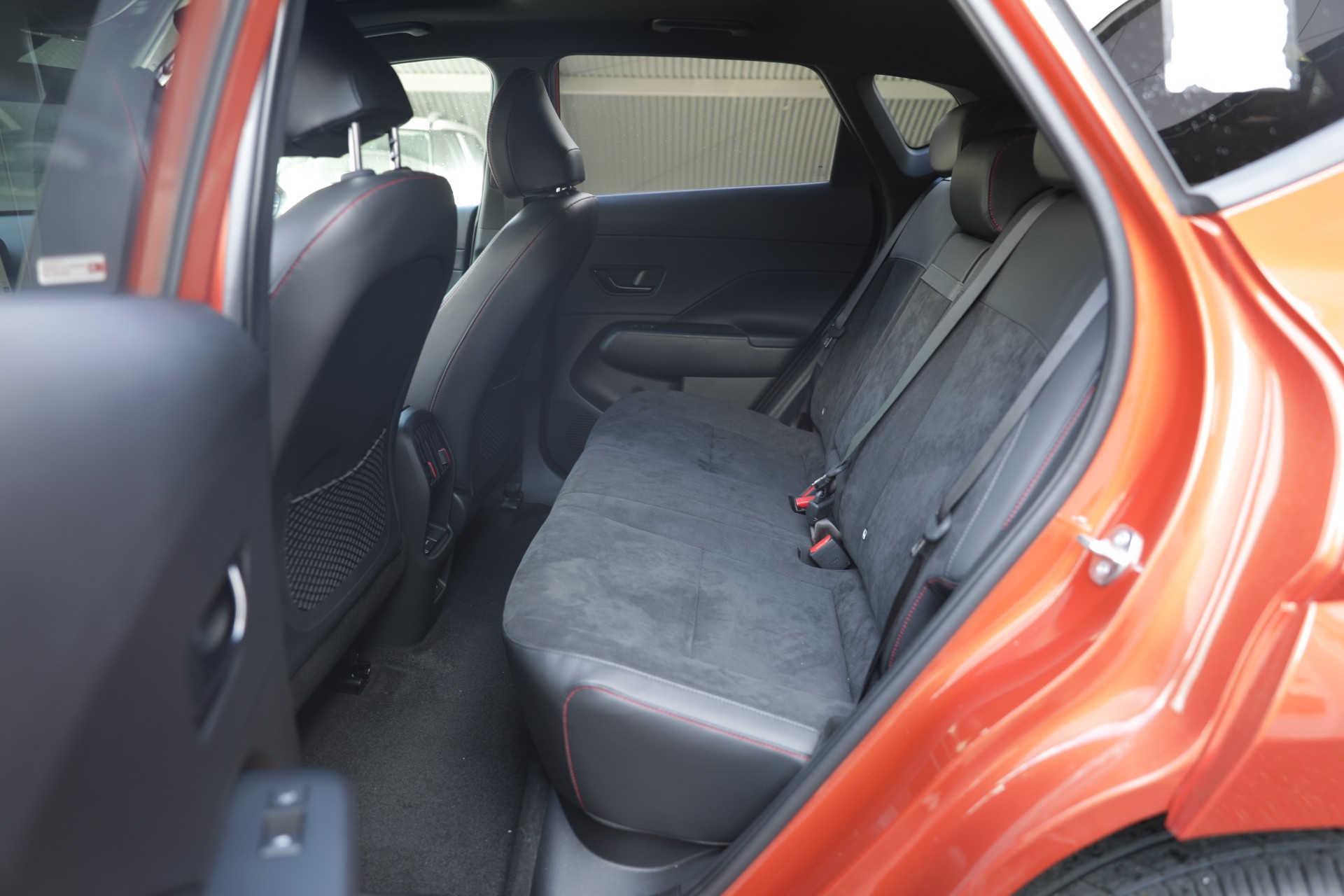 HYUNDAI Kona EV 65.4 kWh N Line-image-16