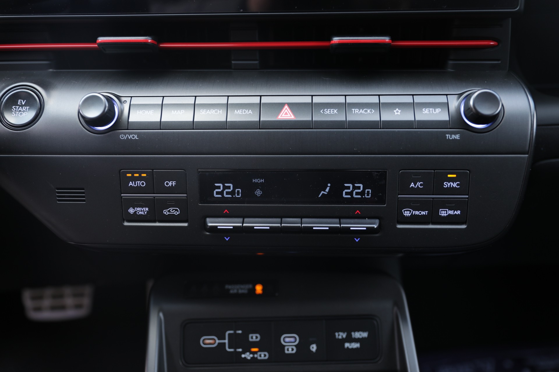 HYUNDAI Kona EV 65.4 kWh N Line-image-9