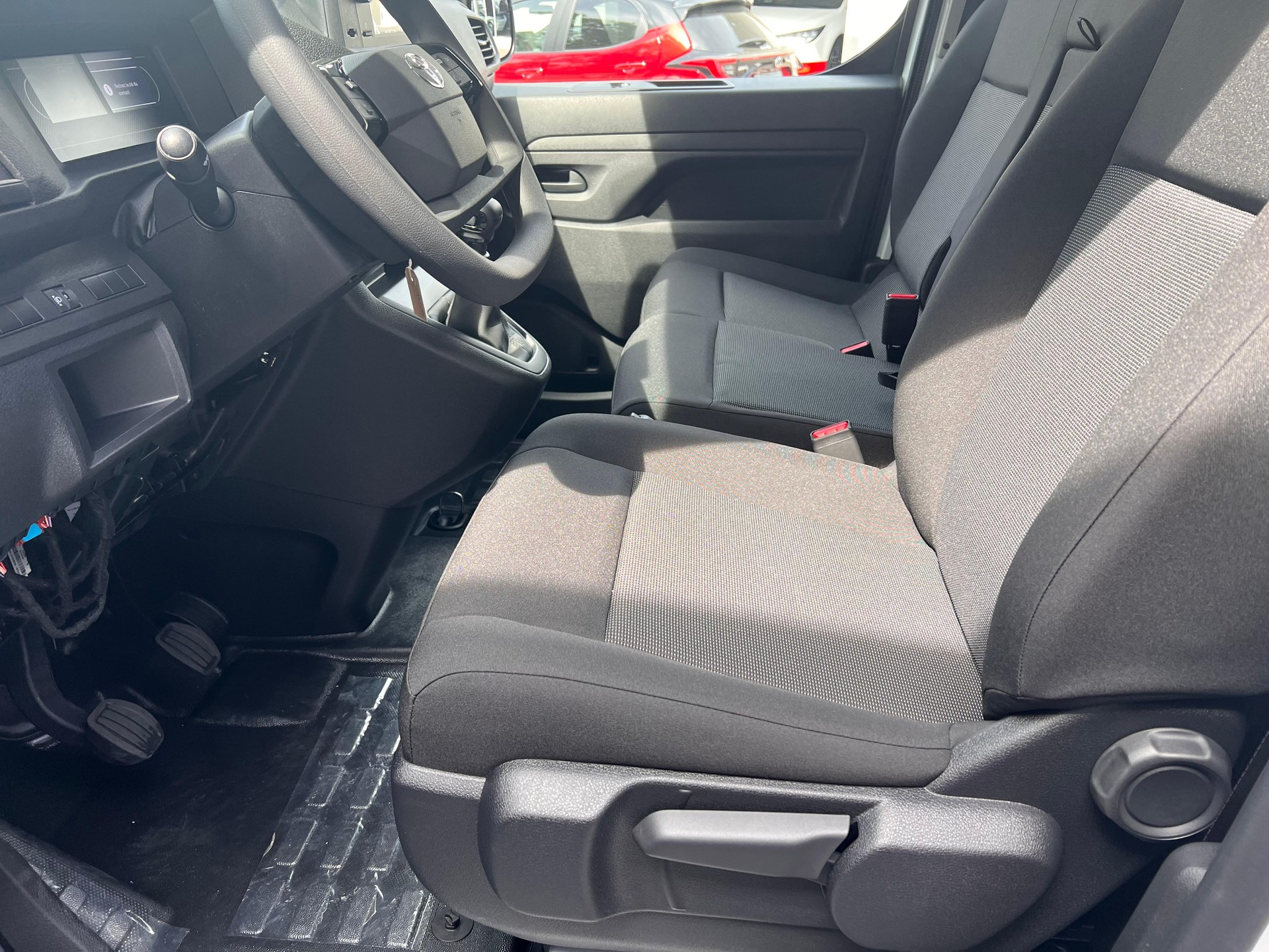 TOYOTA PROACE Van L1 1.5 D Active-image-8