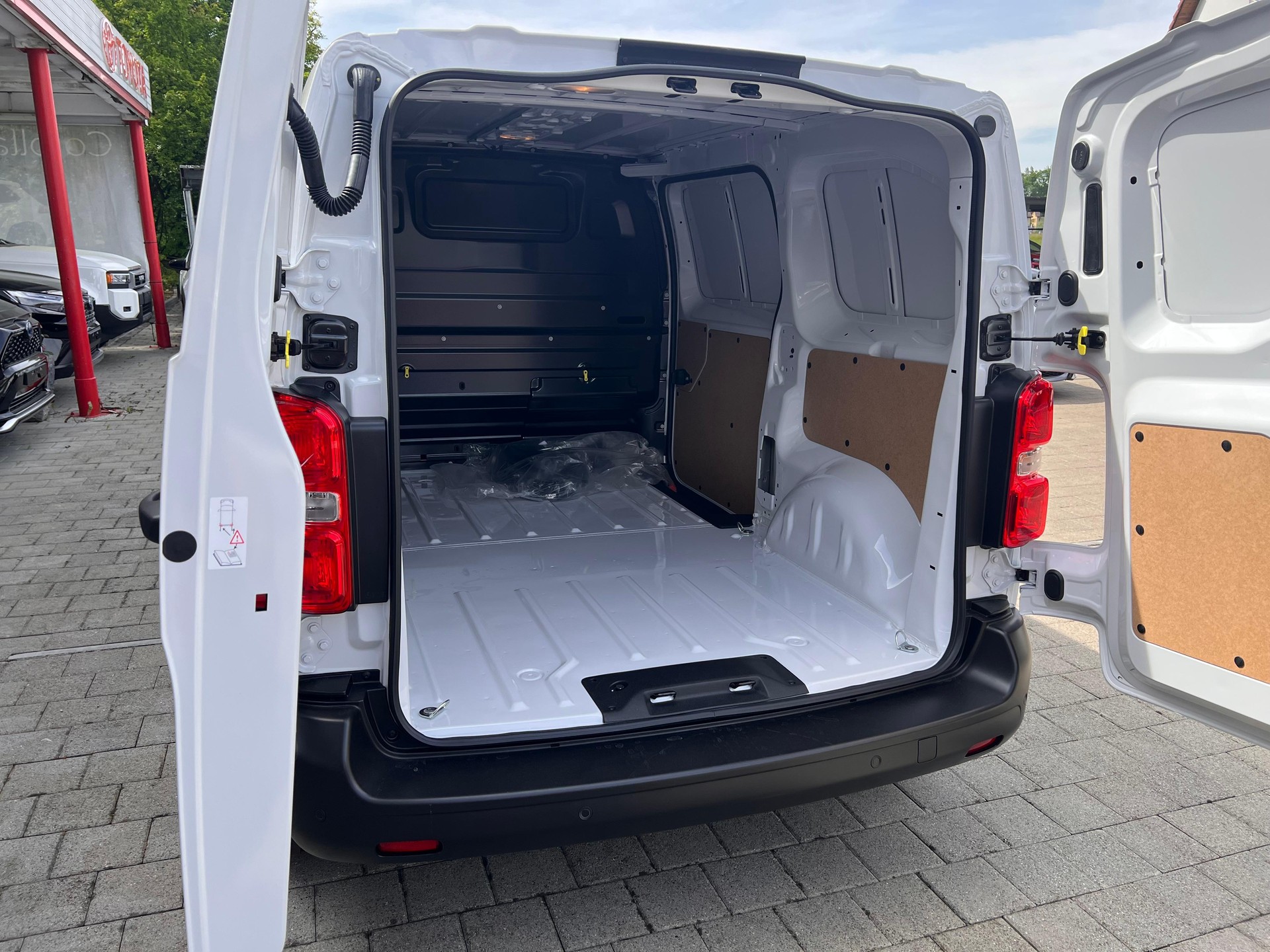 TOYOTA PROACE Van L1 1.5 D Active-image-6